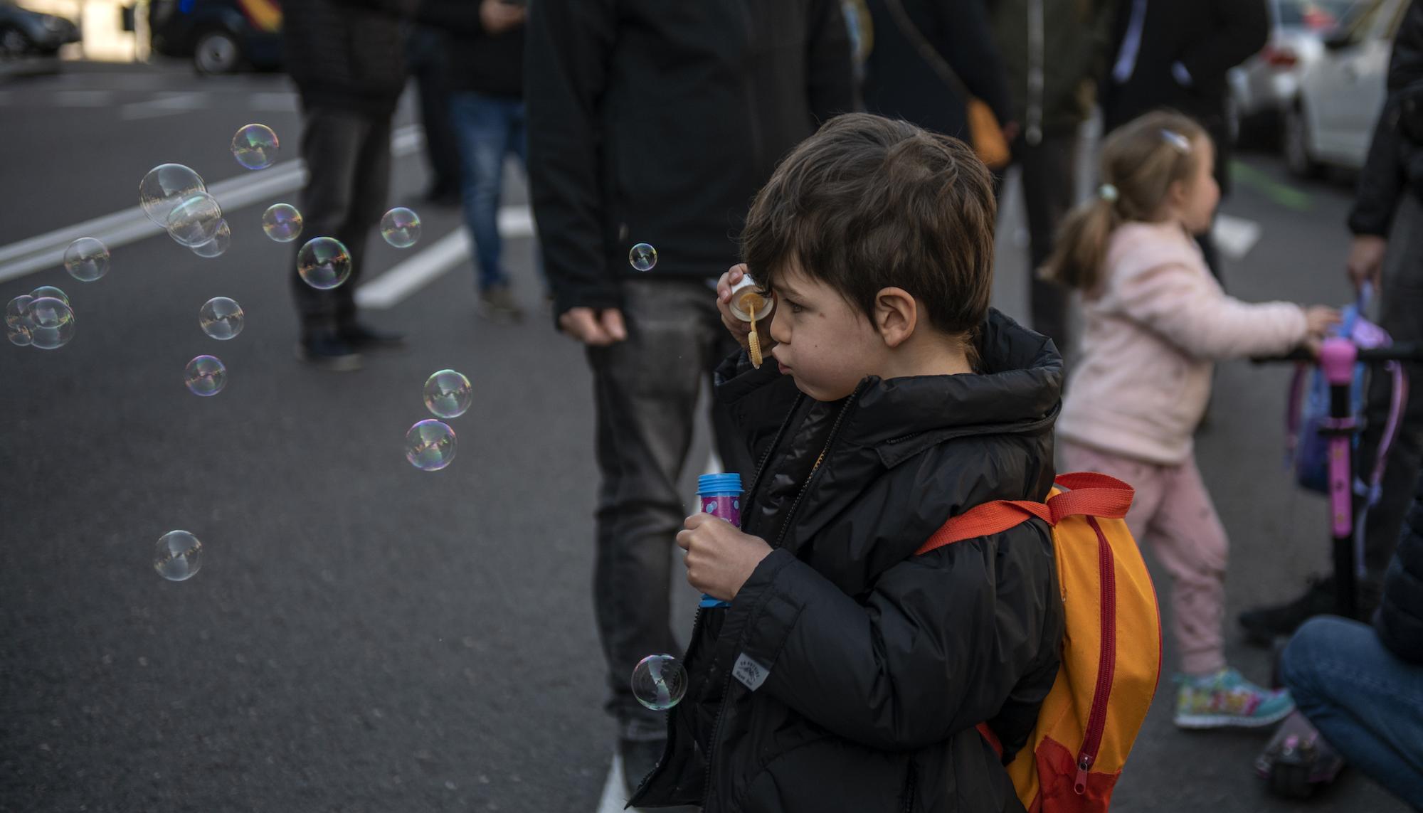 Colegios revuelta contra los coches - 1