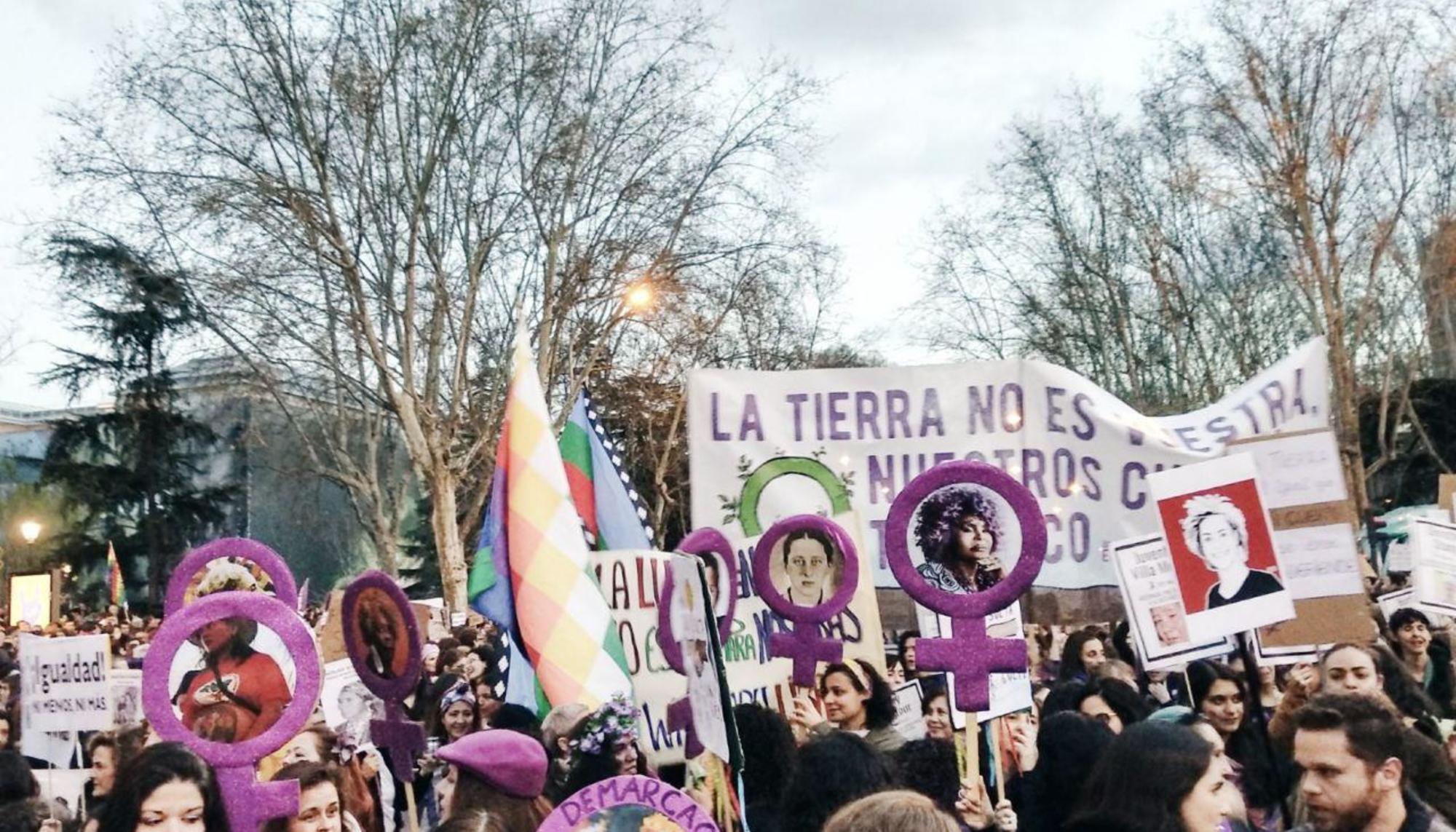8M La tierra no es vuestra nuestros cuerpo tampoco