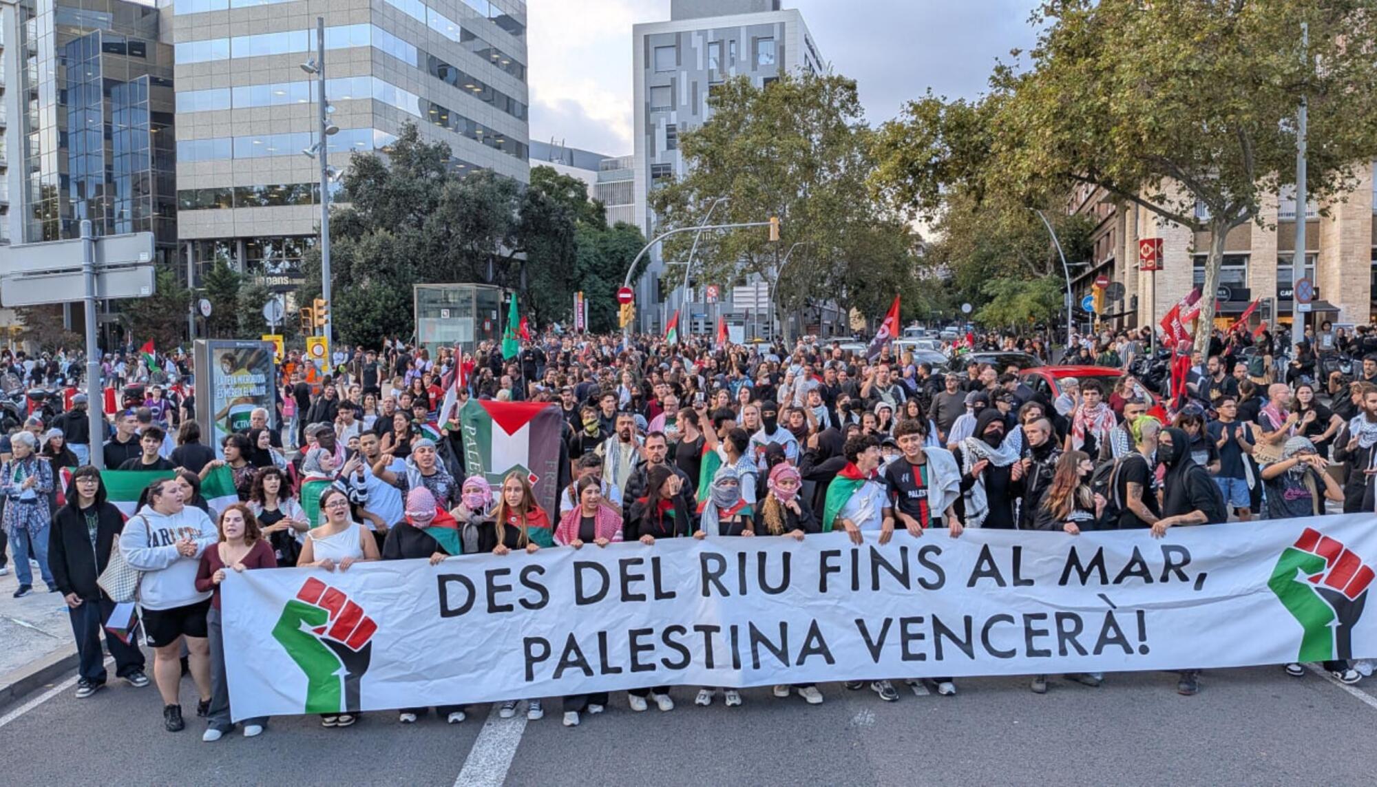 Manifestación unitaria de la huelga general por Palestina del 15 de octubre en Barcelona