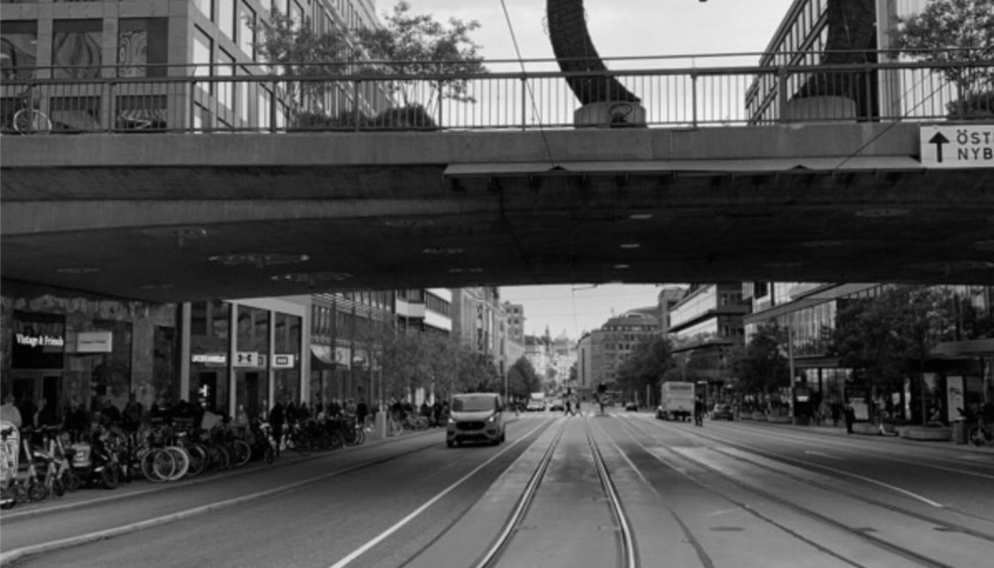 Calle Suecia vías tren