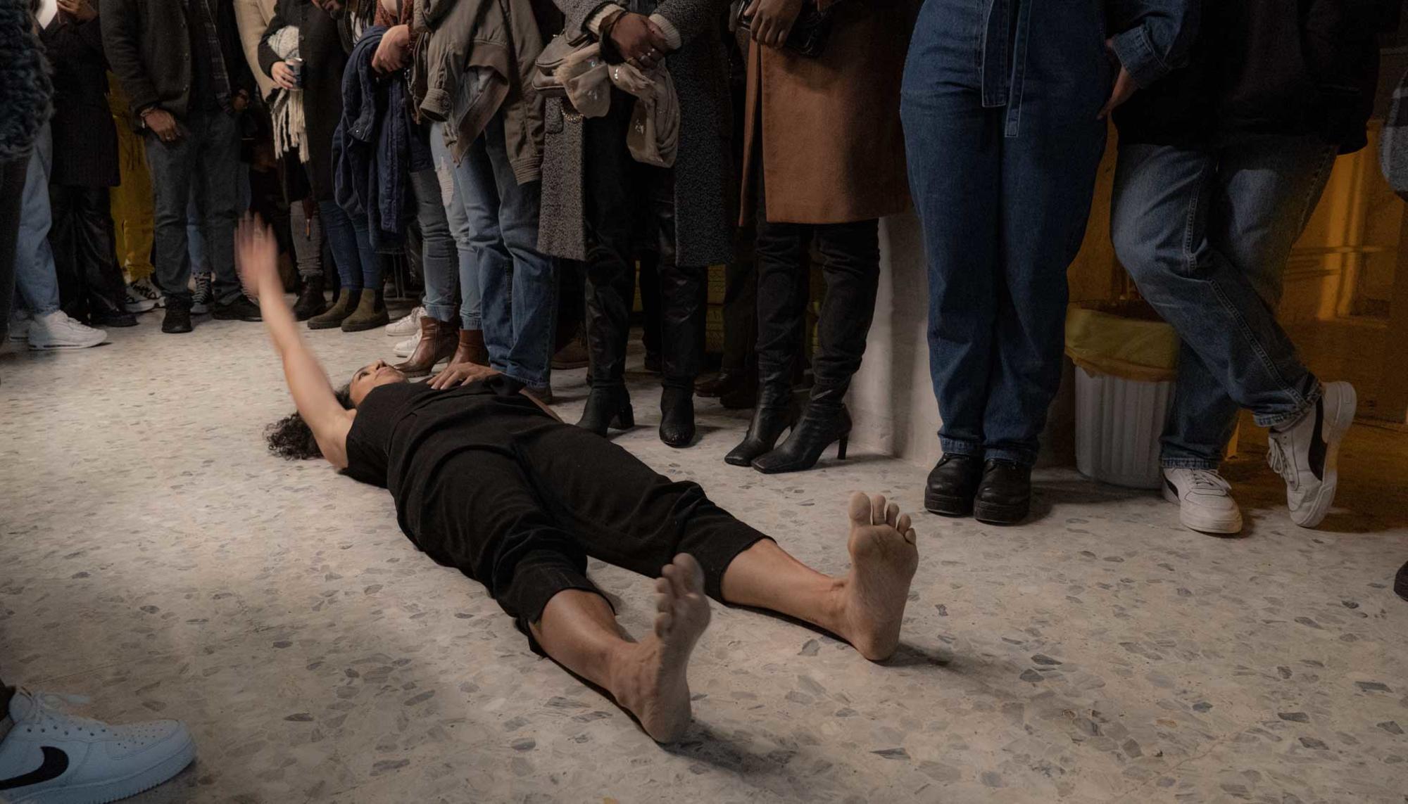 La apertura del Espacio Afro contó con una performance de la artista Marina Santos