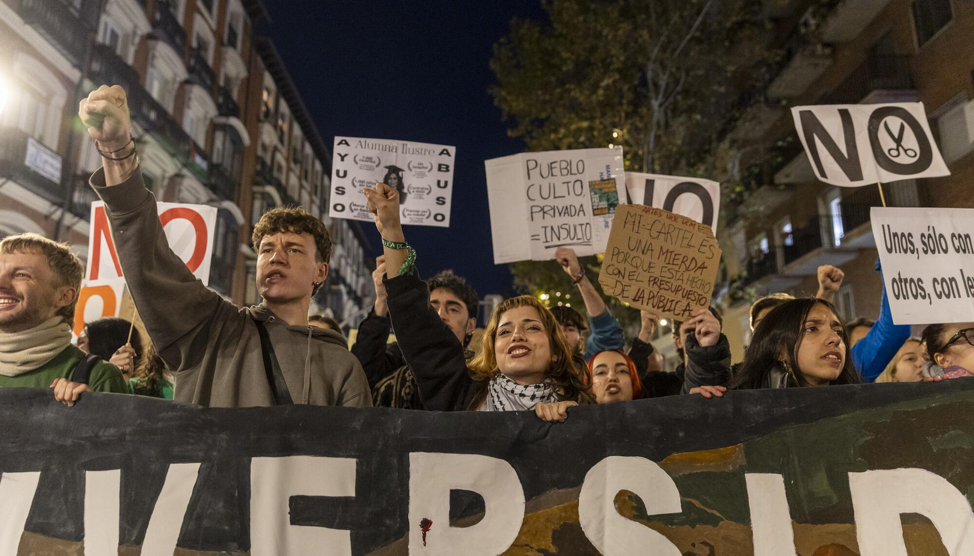 Manifestación defensa de la Universidad pública 27-11-25 - 14