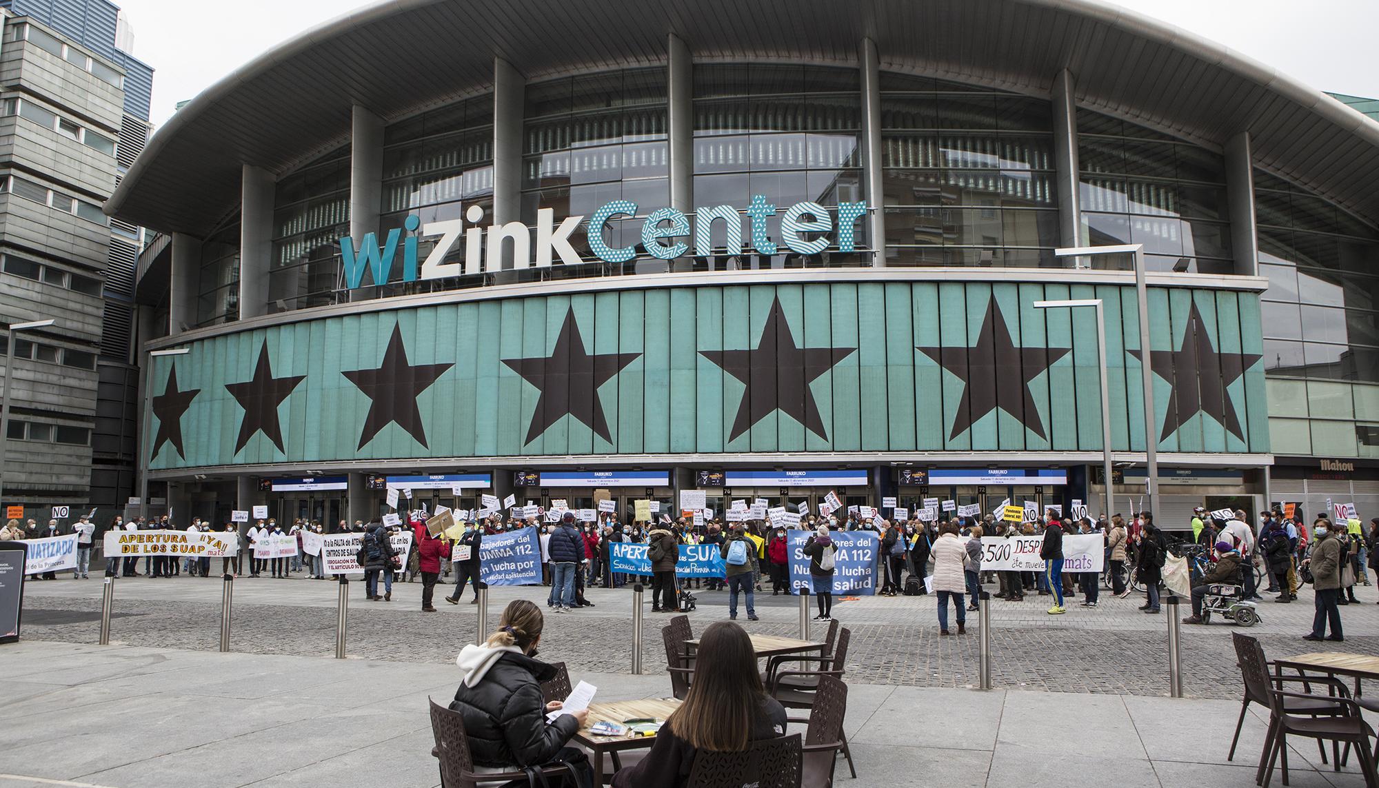 concentración en el Wizink contra el cierre de los Servicios de Urgencia de la Atención Primaria en la Comunidad de Madrid - 9