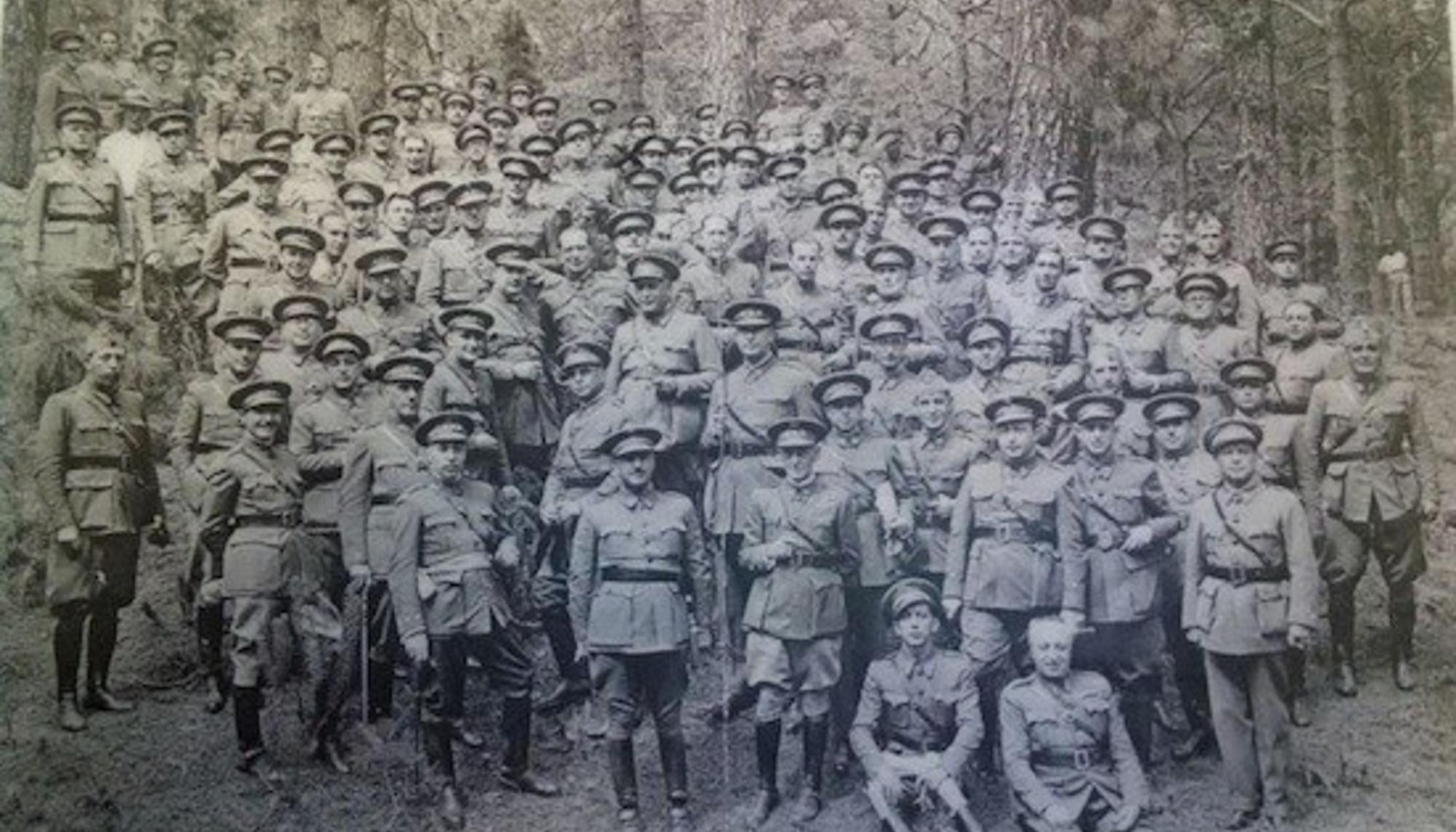 Franco en el monte de La Esperanza días antes del golpe militar