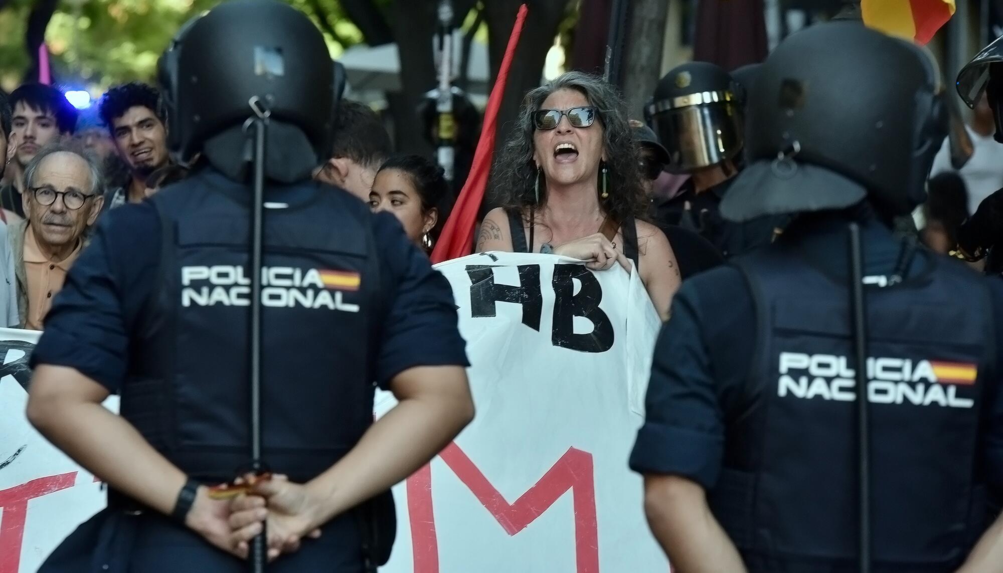 Séptima manifestación Mazón Dimisisó, dia de la huelga - 6