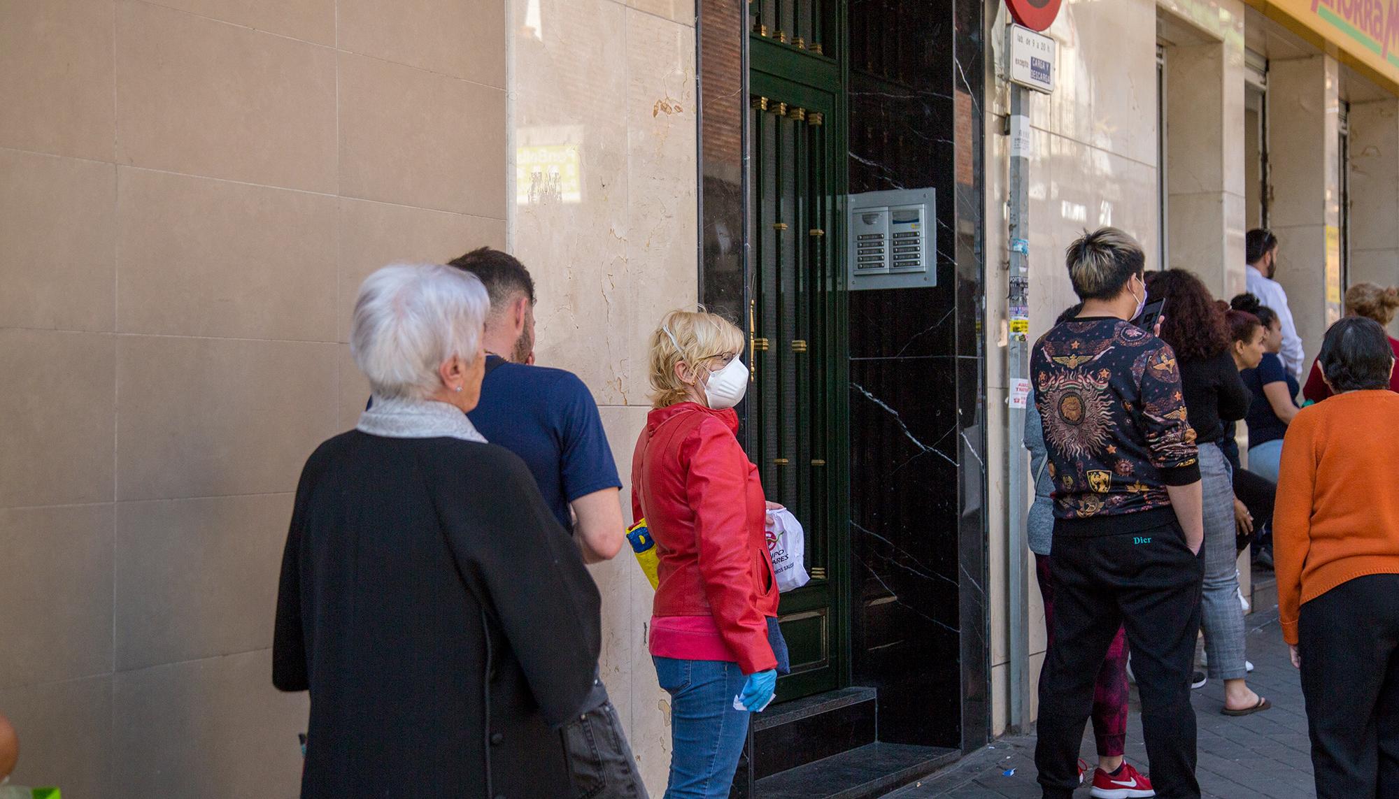 Coronavirus y mascaras en Usera Madrid 15