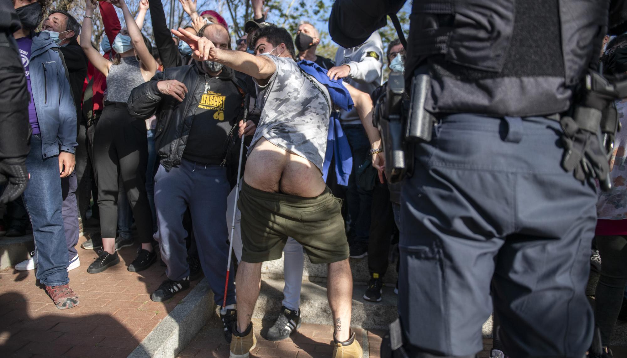 Mitín de Vox en Vallecas y carga policial - 7