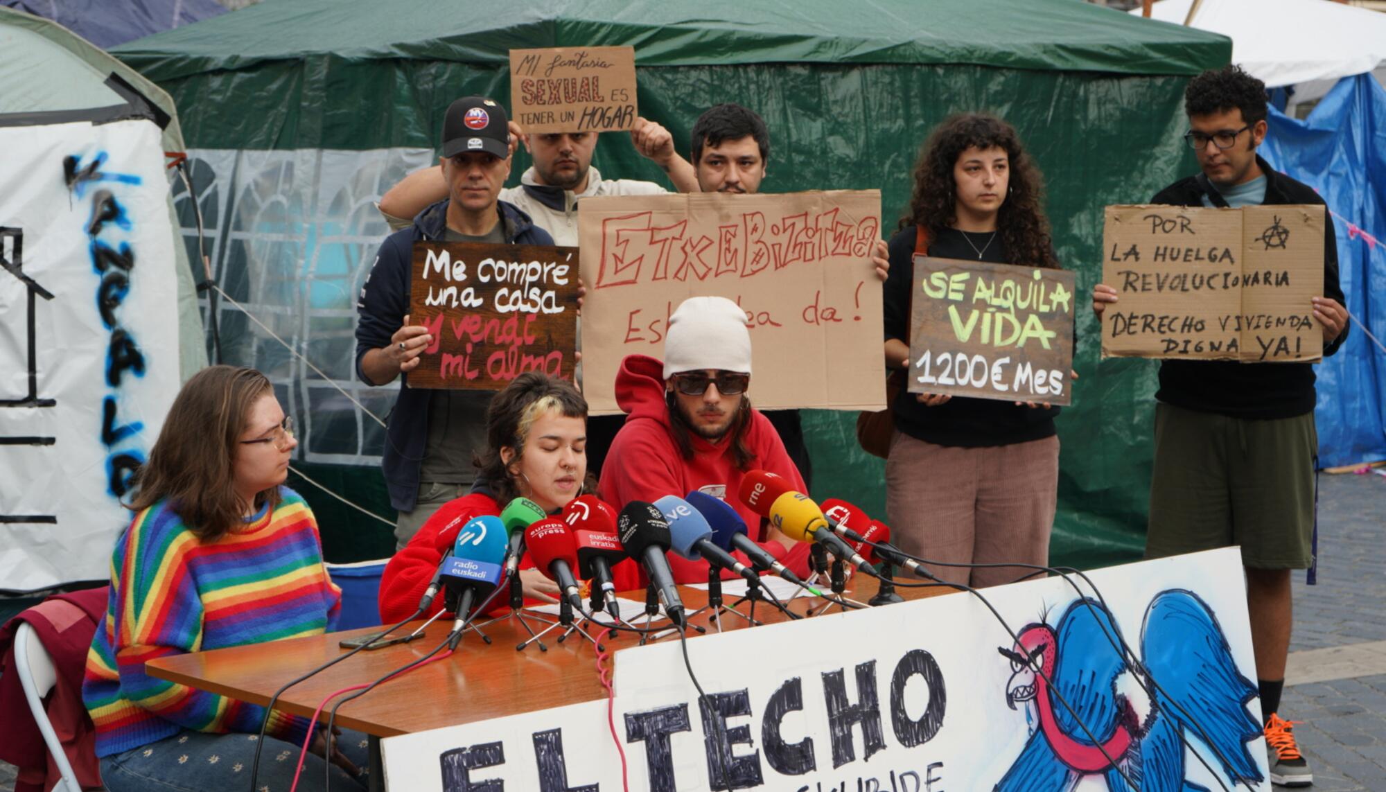 Acampada por la vivienda en Bilbao