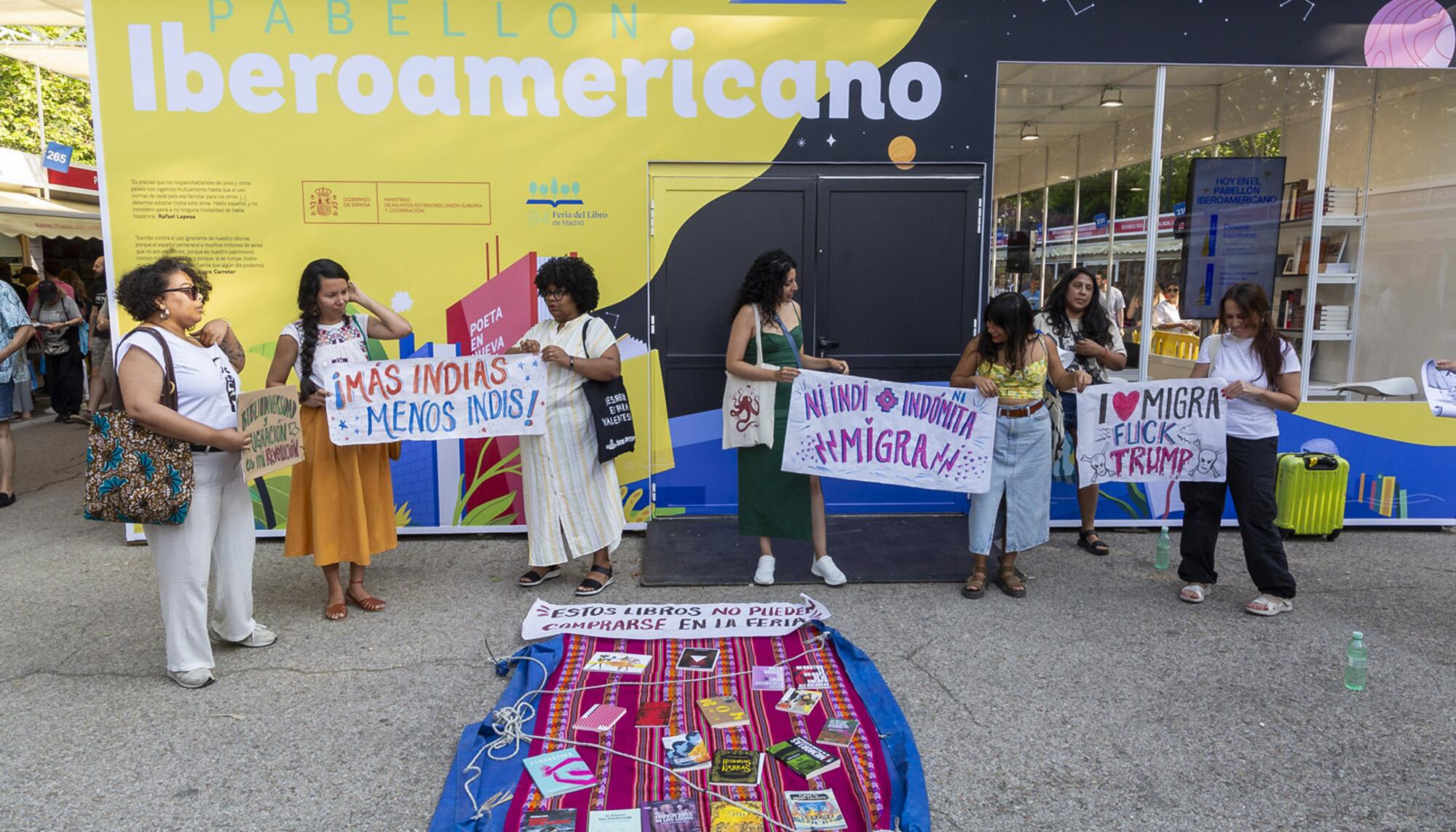 Acción anticolonial Feria del Libro  - 2