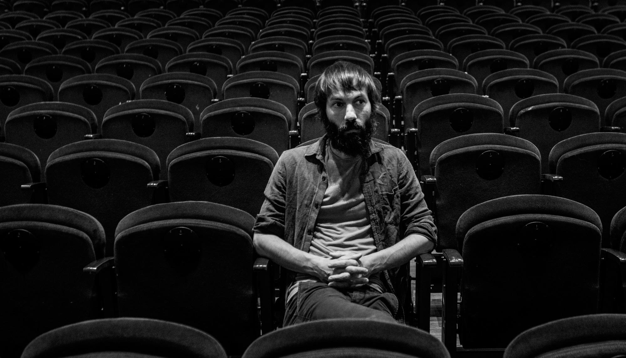 Enric Montefusco presenta ‘Viaje al centro de un idiota’