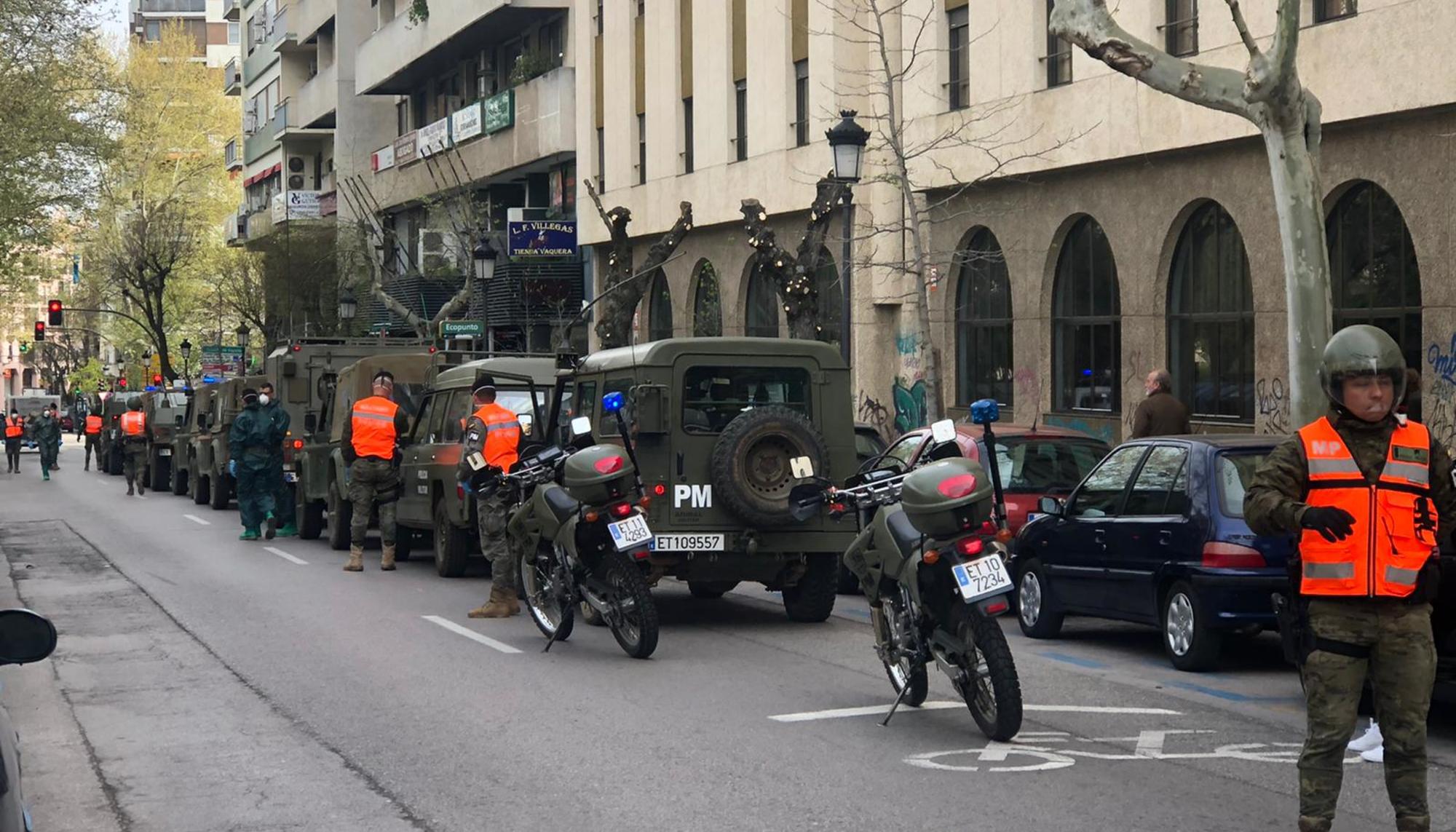 Militares Paseo de Cánovas