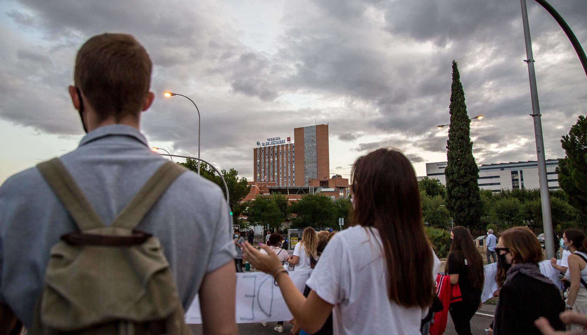 Concentración en Usera contra las limitaciones a la movilidad impuestas por el Gobierno de la Comunidad de Madrid  - 8