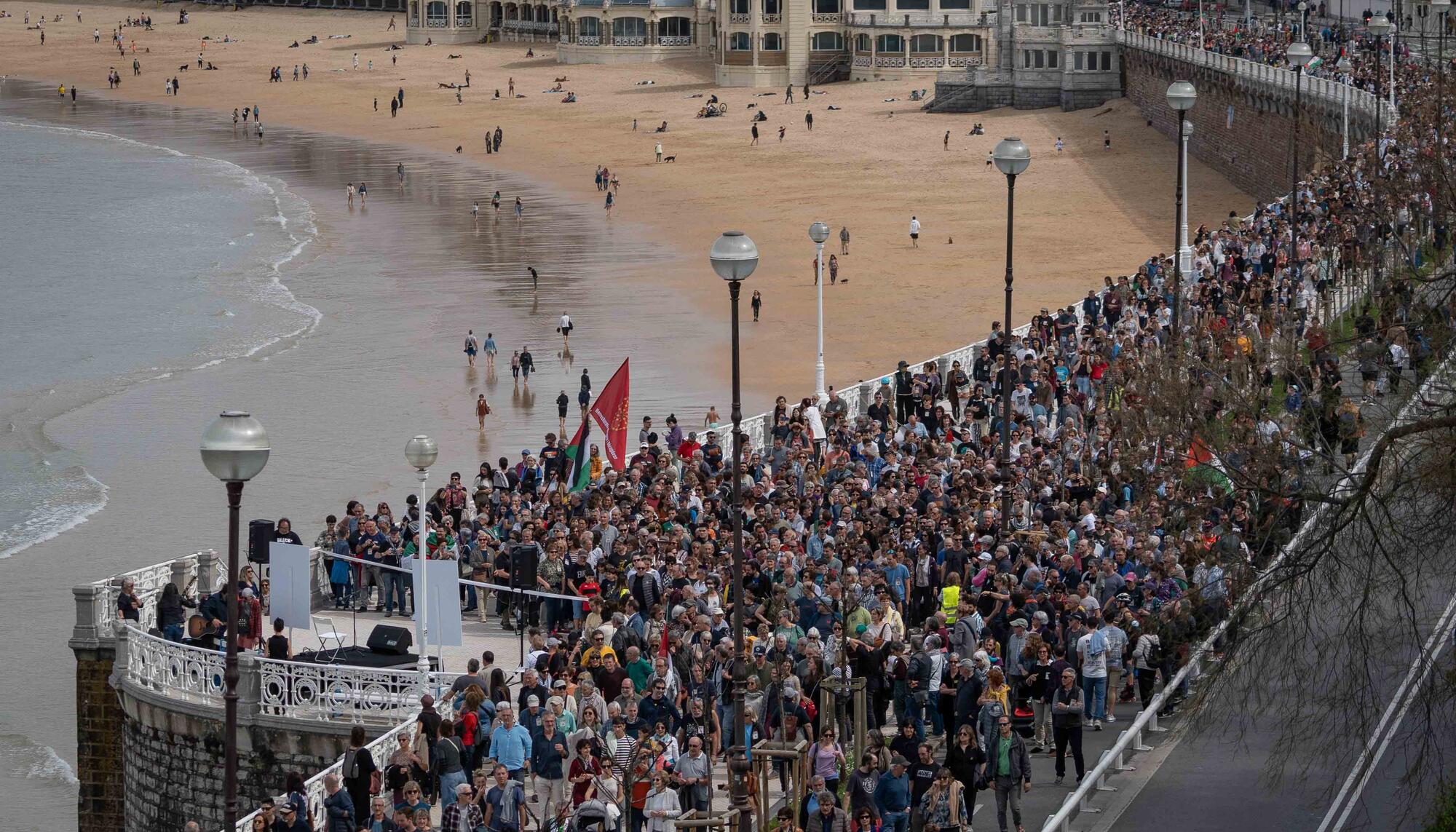 Manifestación en Donostia contra el genocidio de Israel en Palestina - 7