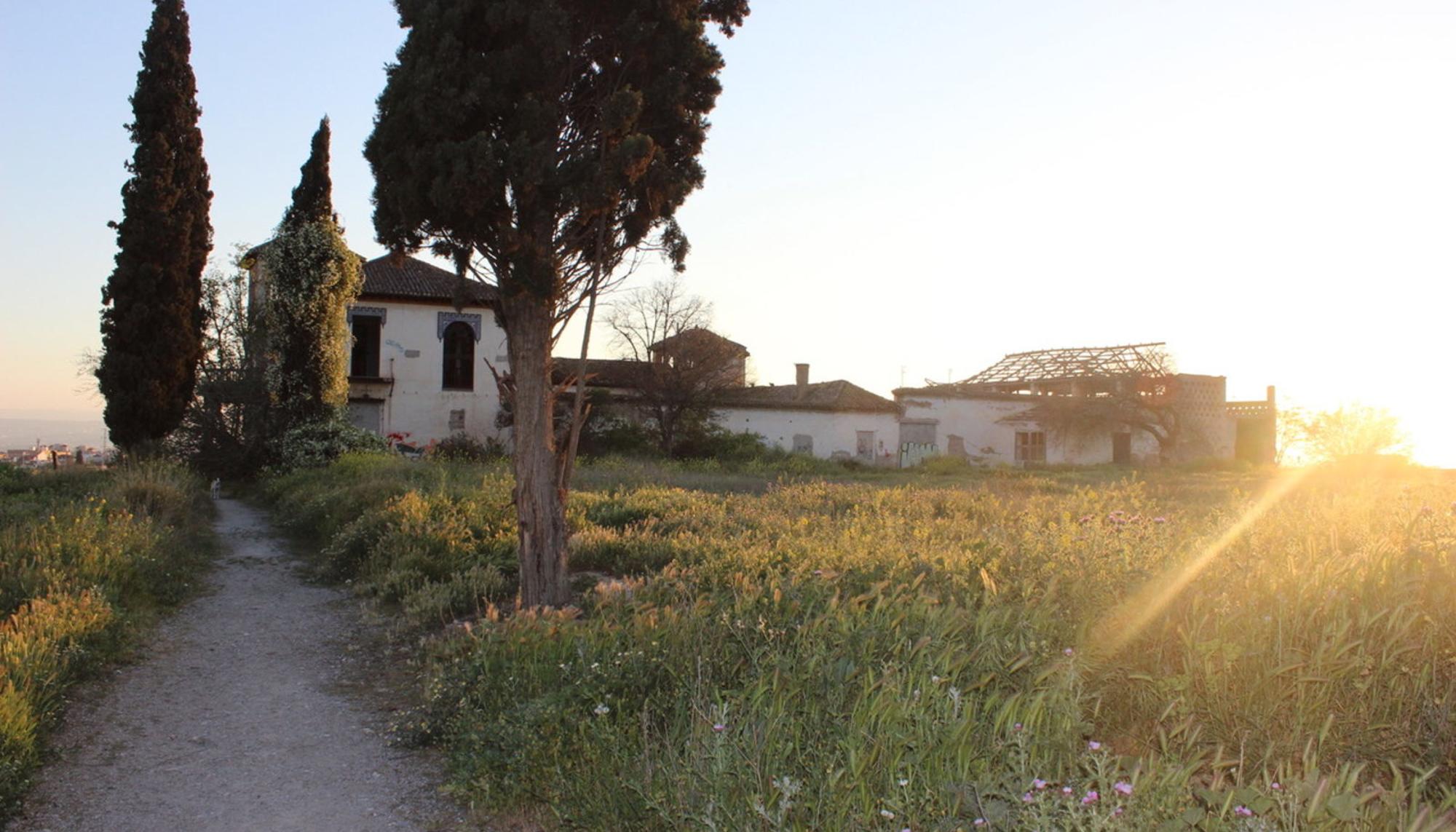 Cortijo de los Cipreses, entrada