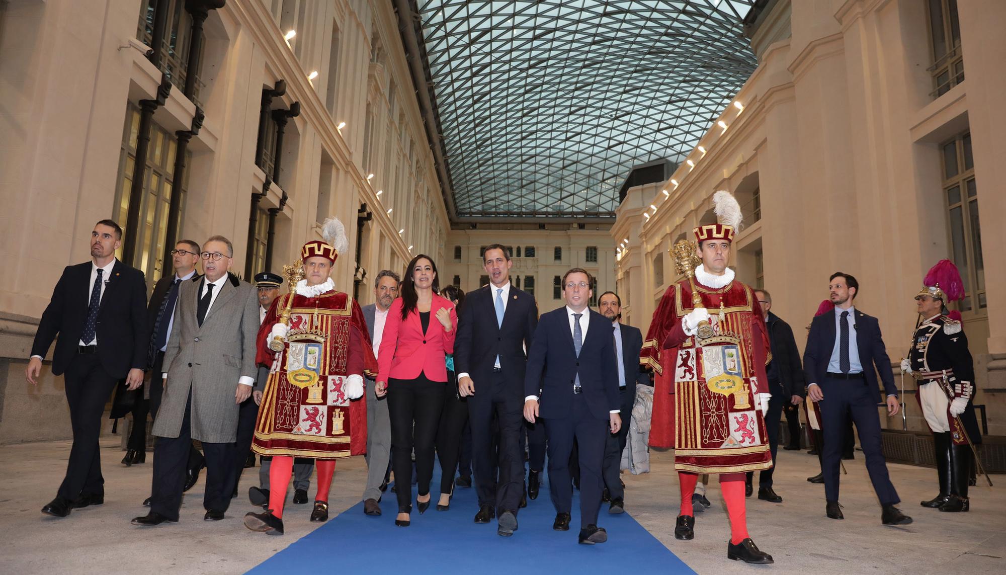 Ayuntamiento Madrid llaves Guaido - 2