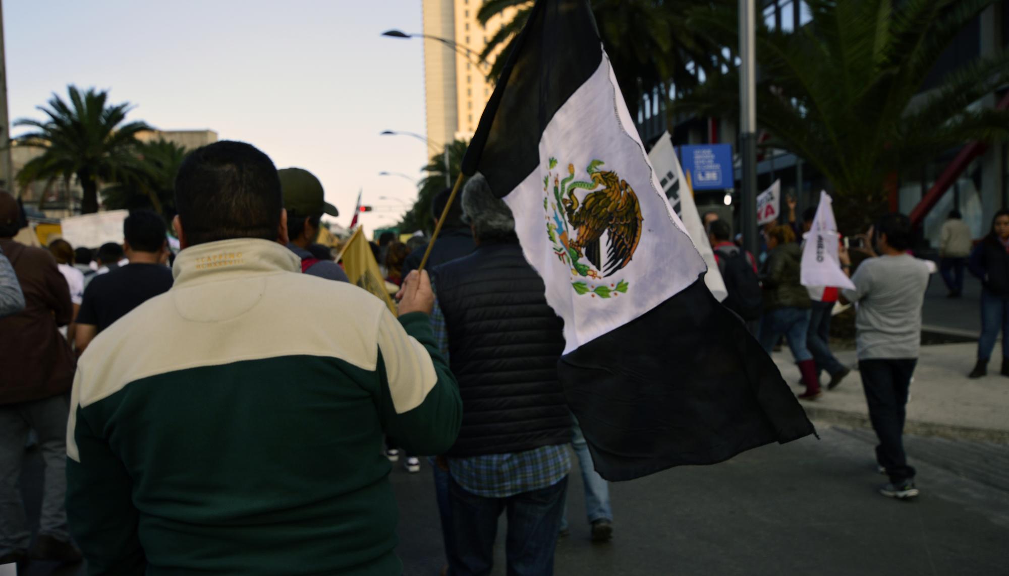 México bandera de luto