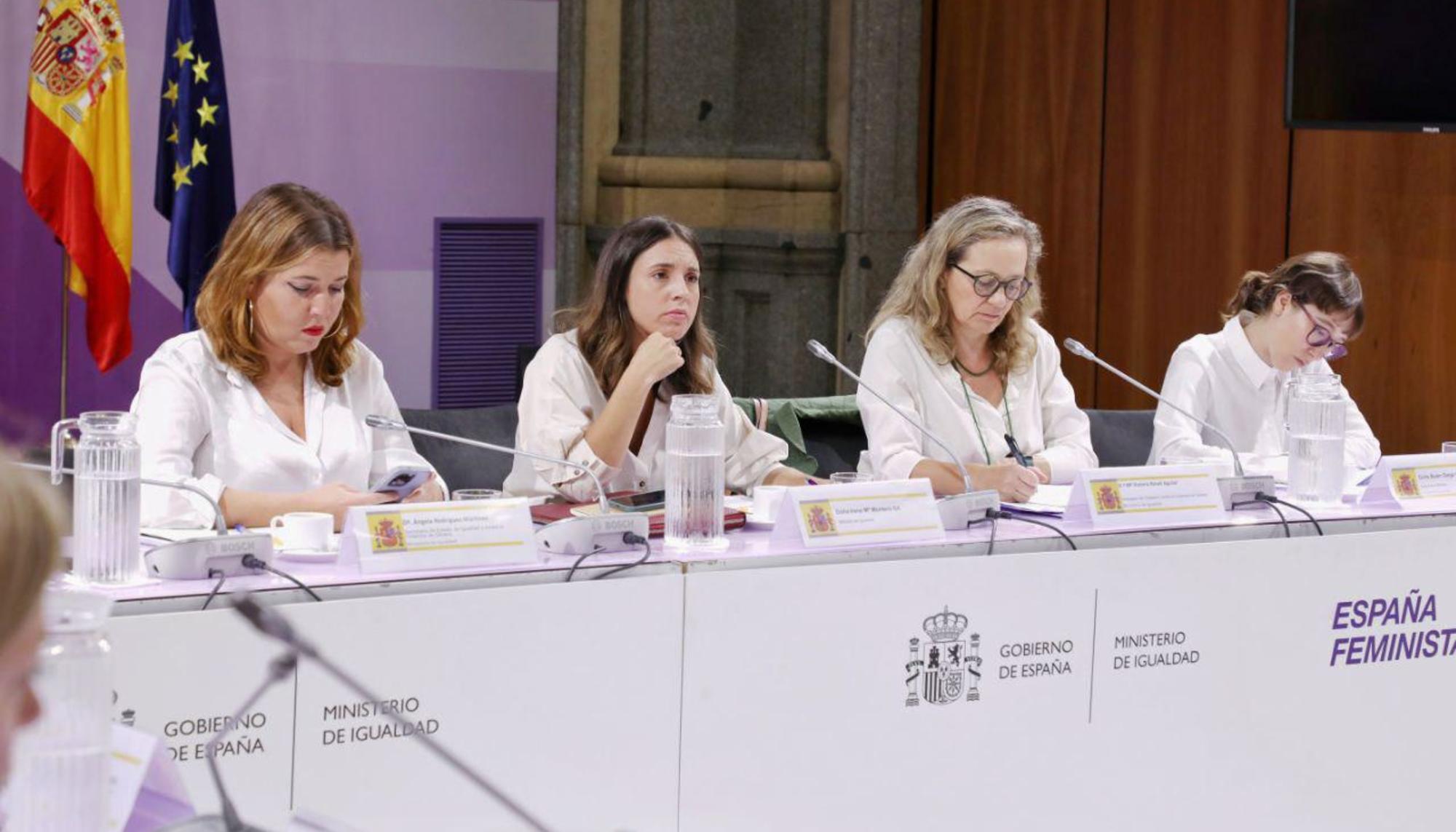 Reunión del el Comité de Crisis que analiza los asesinatos machistas del mes de agosto - 2