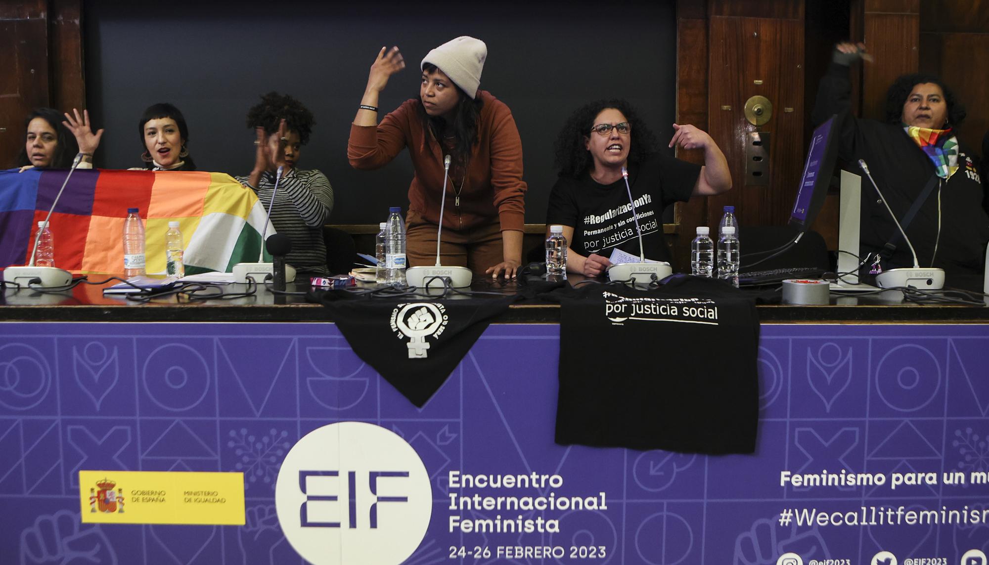 Encuentro internacional Feminista intervención Regularización Ya