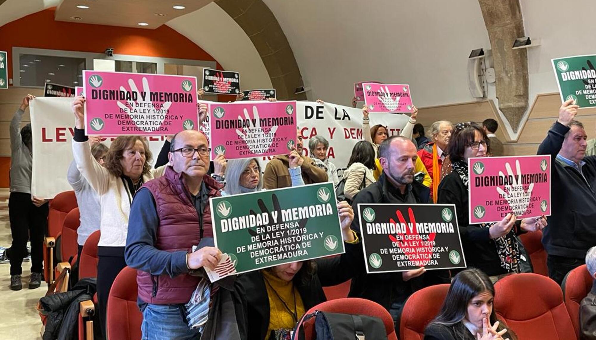 Memoria Hca Extremadura protesta