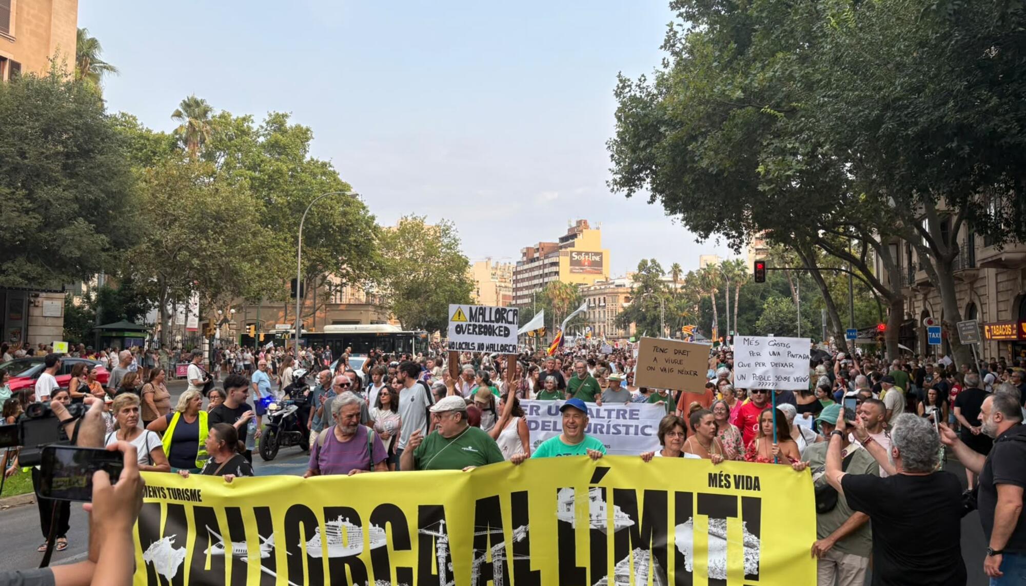 mani palma contra turismo masivo2