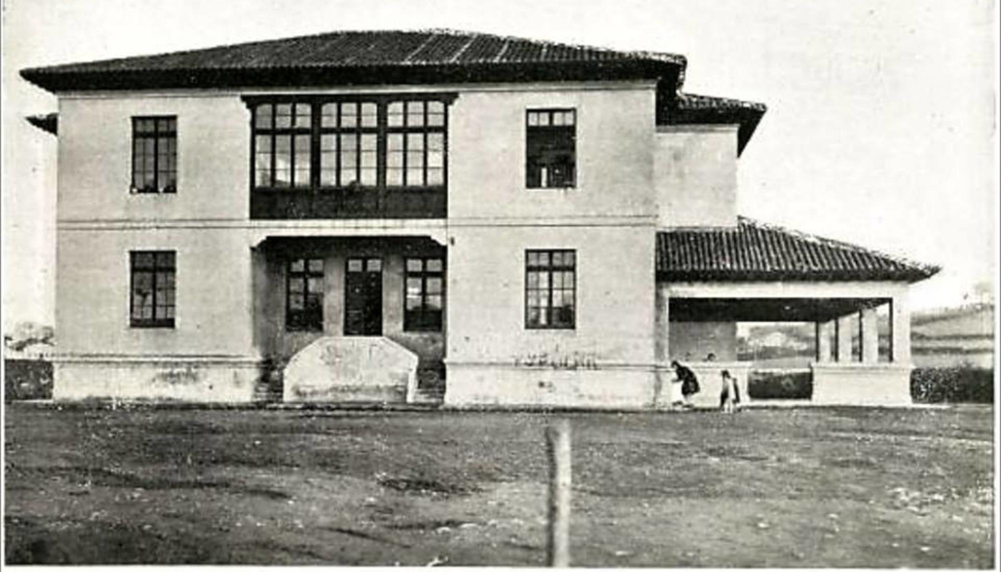 La Escuelona de El Llano (Gijón)
