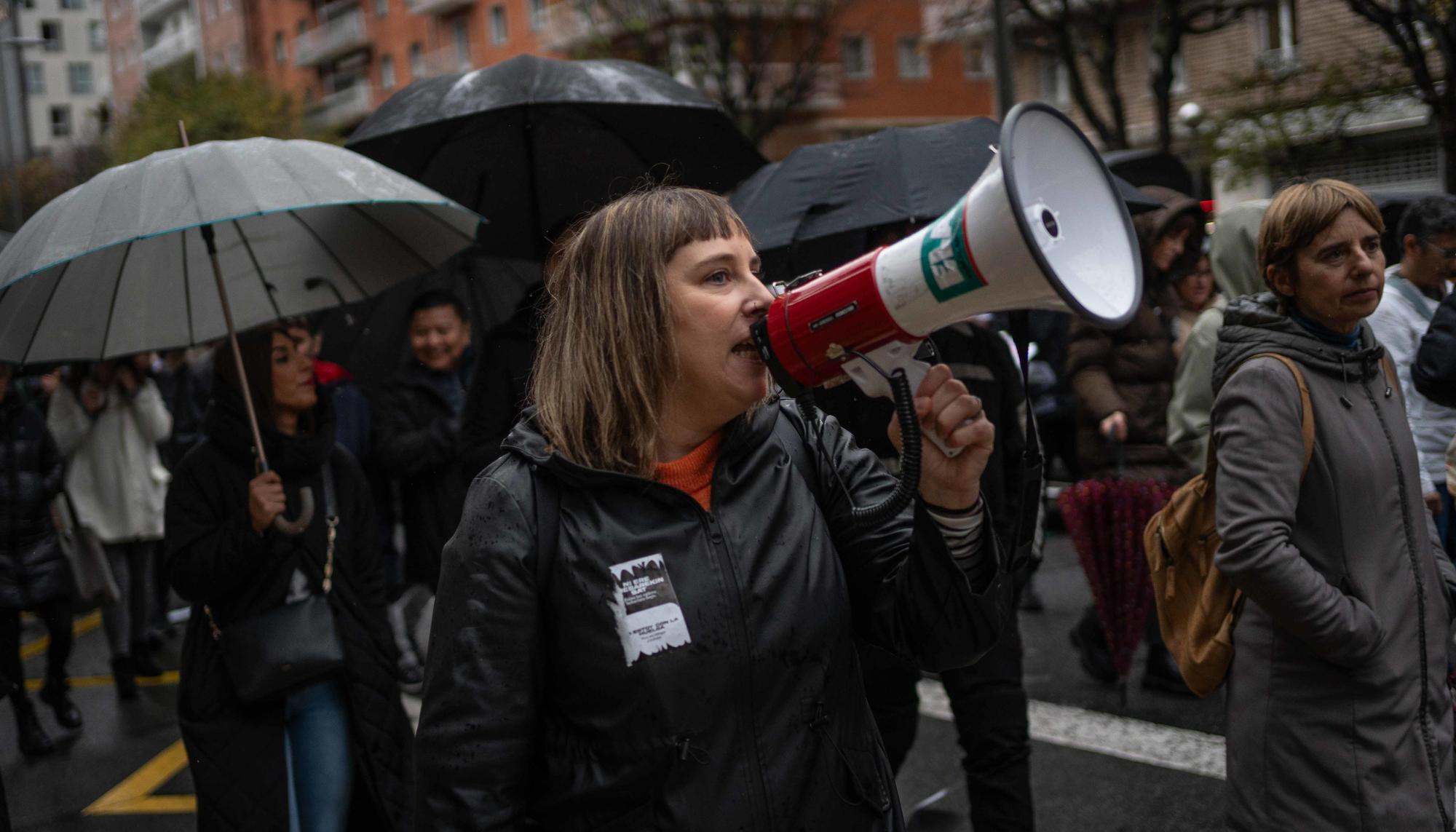 Manifestante en Donostia.