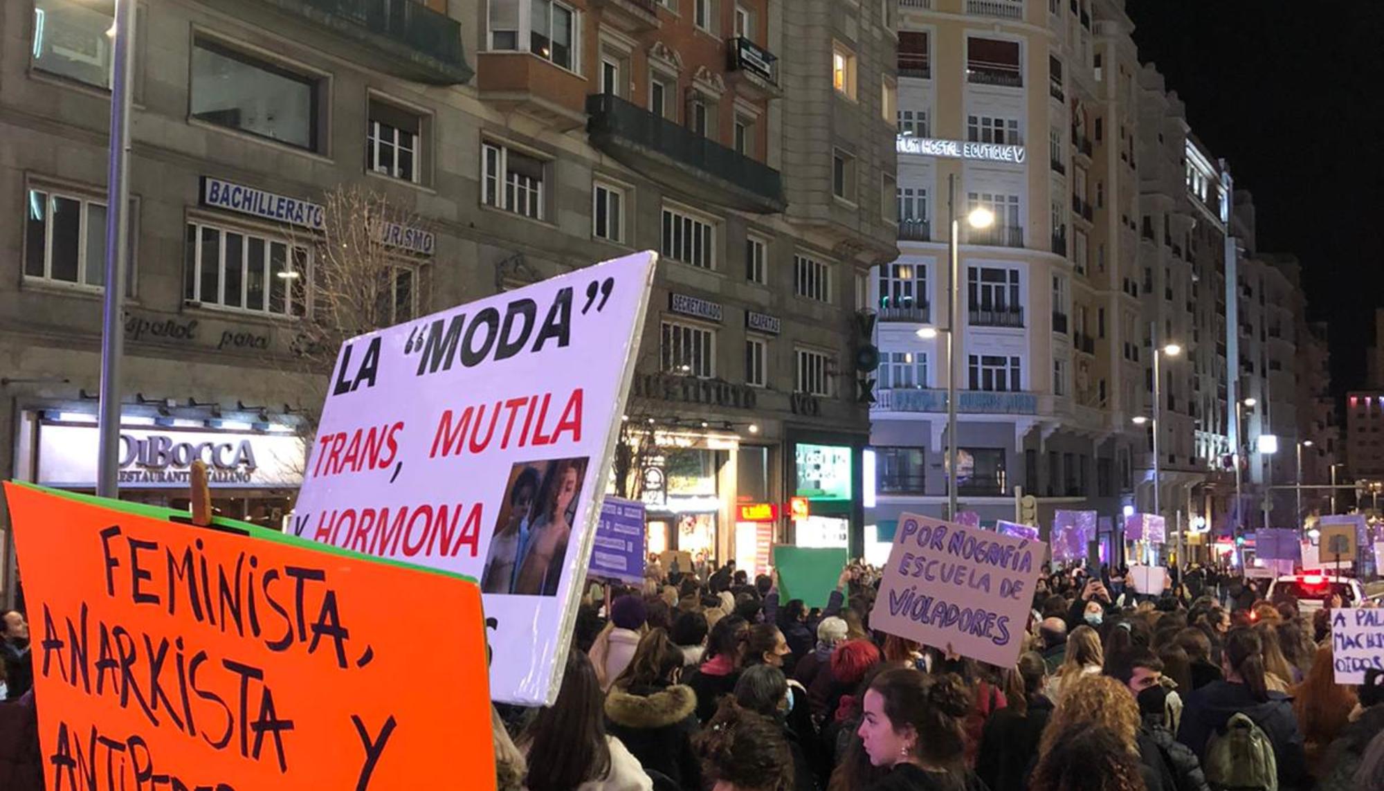 8M en madrid 2022. Manifestación con el lema: El feminismo es abolicionista.  - 2