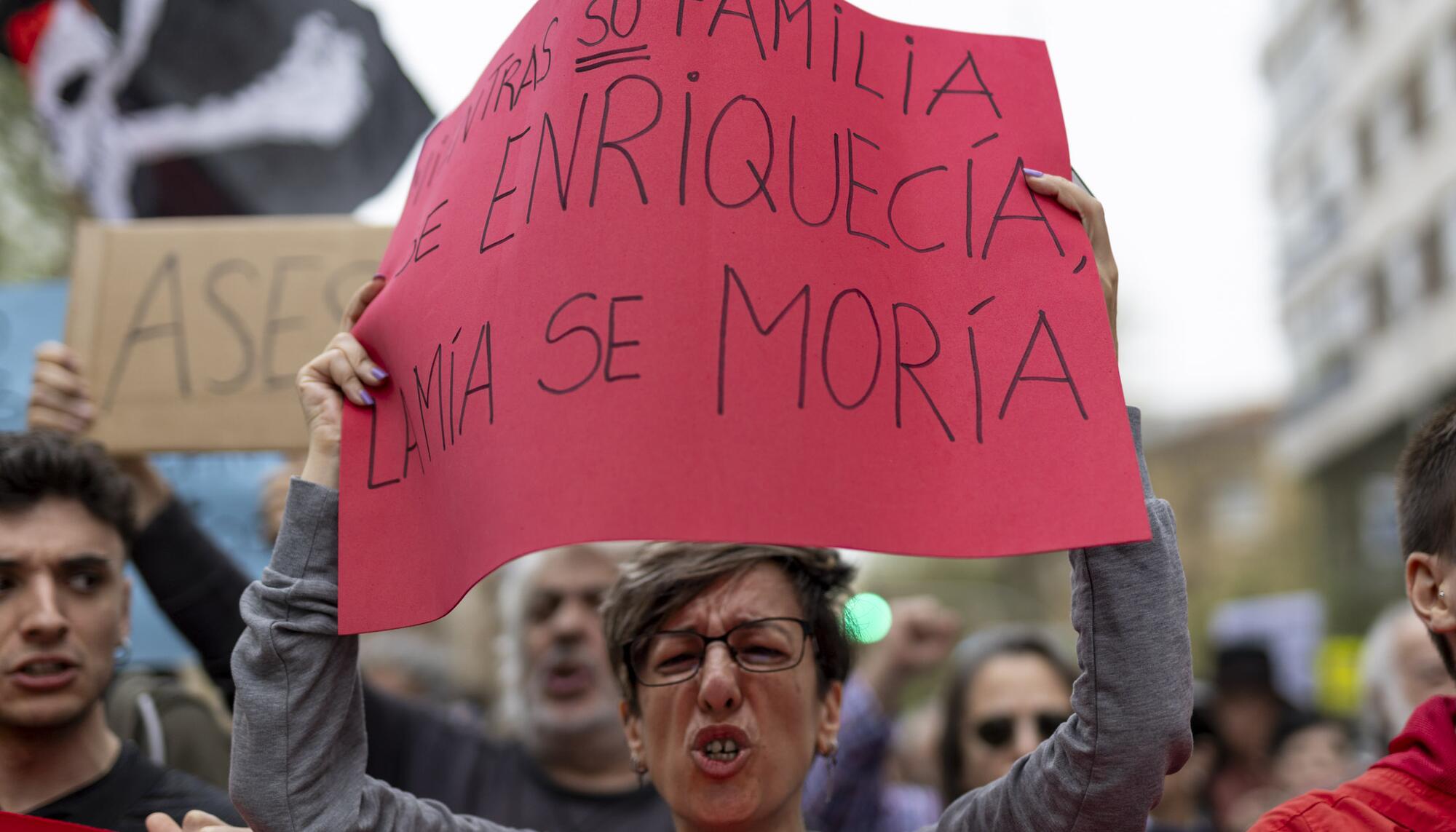 Manifestación Ayuso dimisión 06-04-24 - 4