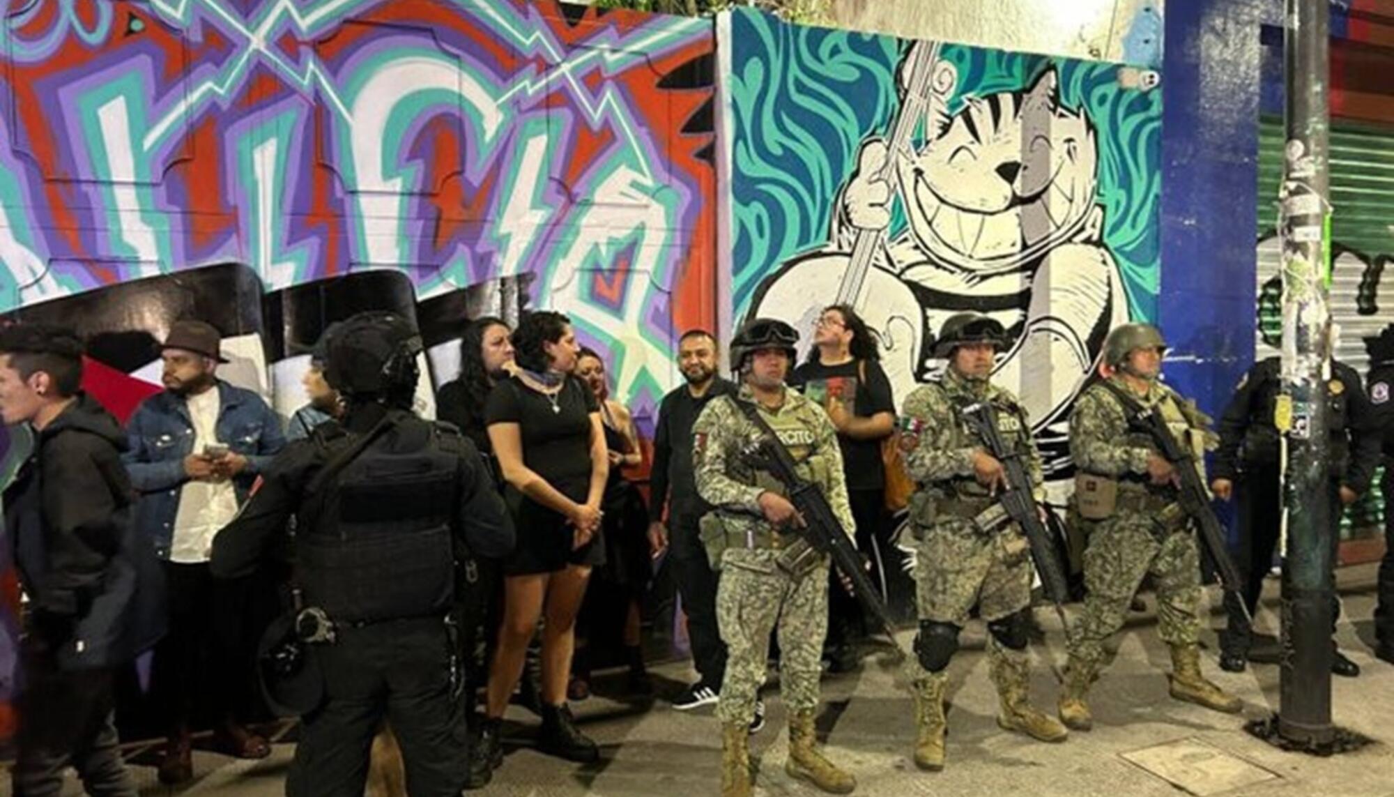 Multiforo Alicia cercado por Guardia Nacional
