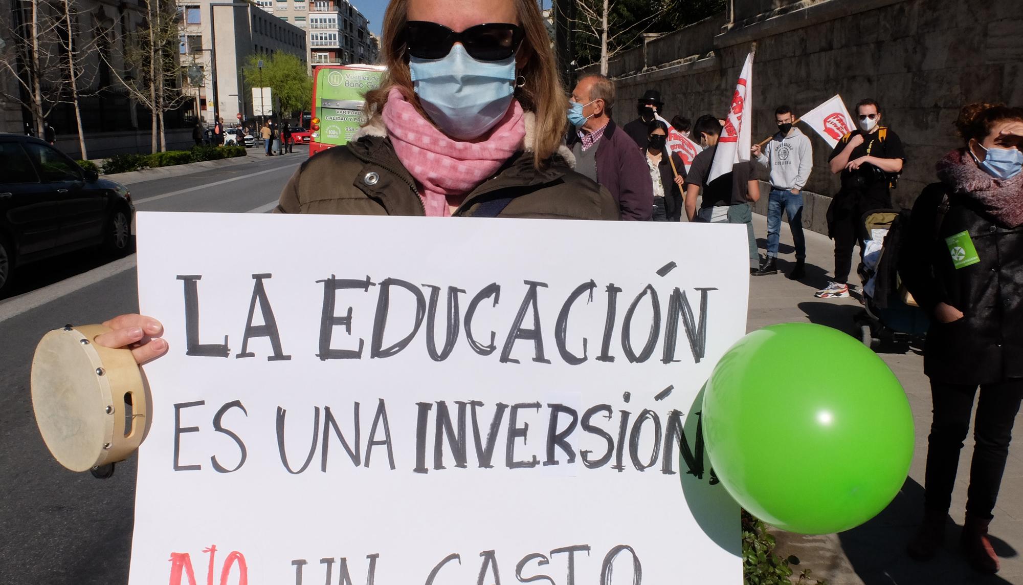 Manifestación desmantelamiento Escuela Pública Granada 02