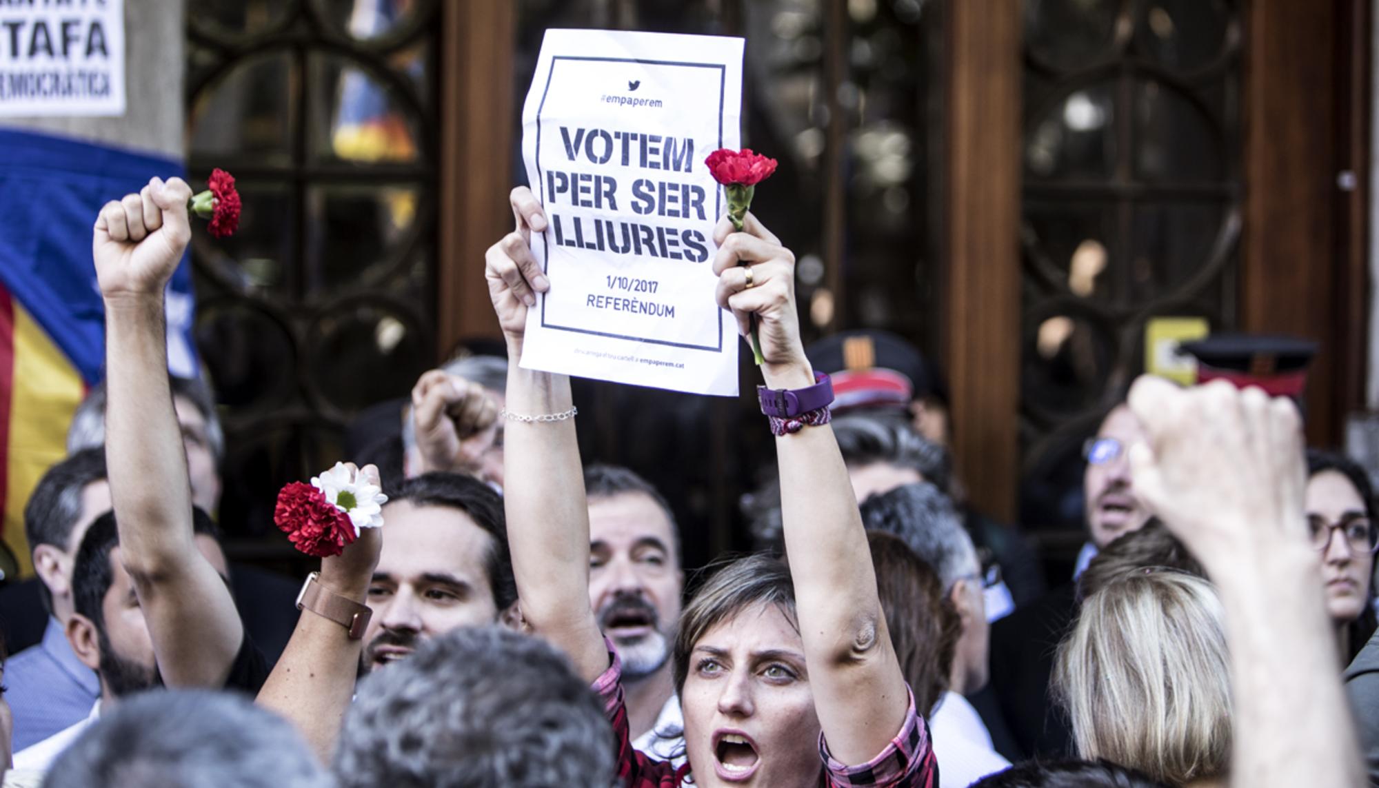 Barcelona_referendum_guardia_civil_independencia