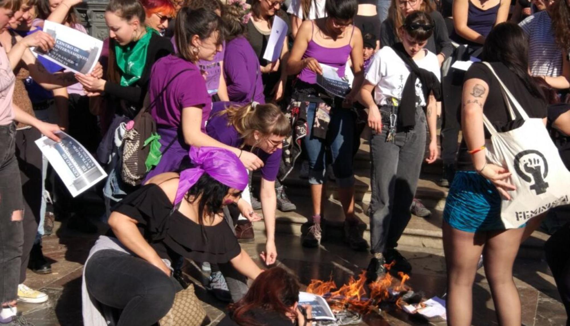 Acción contra CIE durante 8m 2020 en Valencia