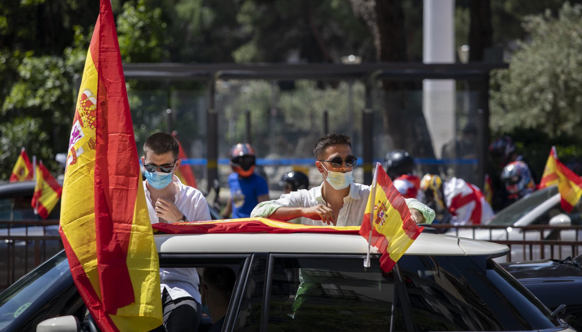 Manifestacion en coche extrema derecha - 10