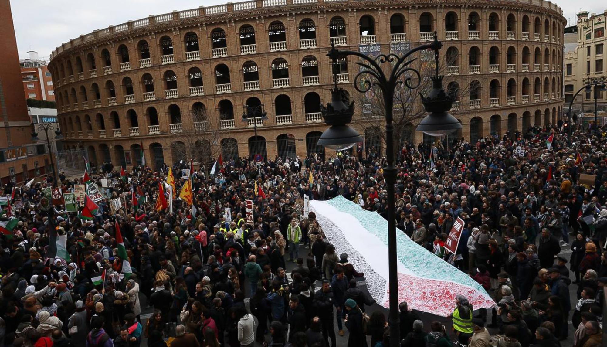 Manifestación en Valencia contra el genocidio en Gaza y en apoyo al pueblo palestino  - 3