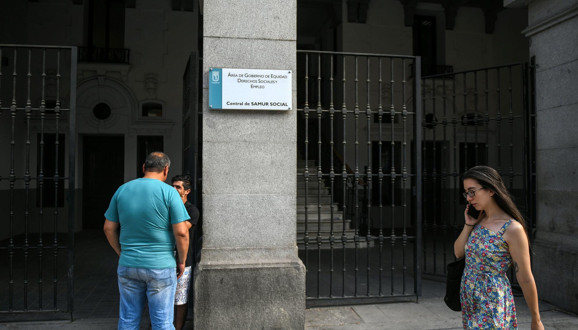 Protesta en la sede de Samur Social en Madrid