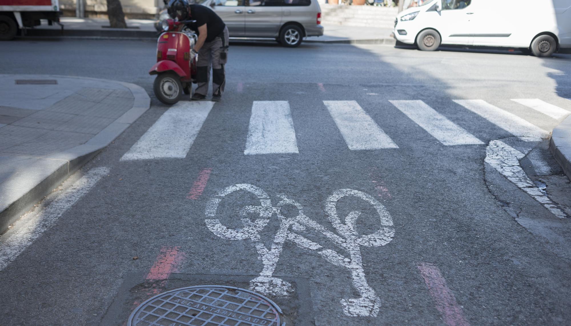 Carril bici no segregado que desaparece