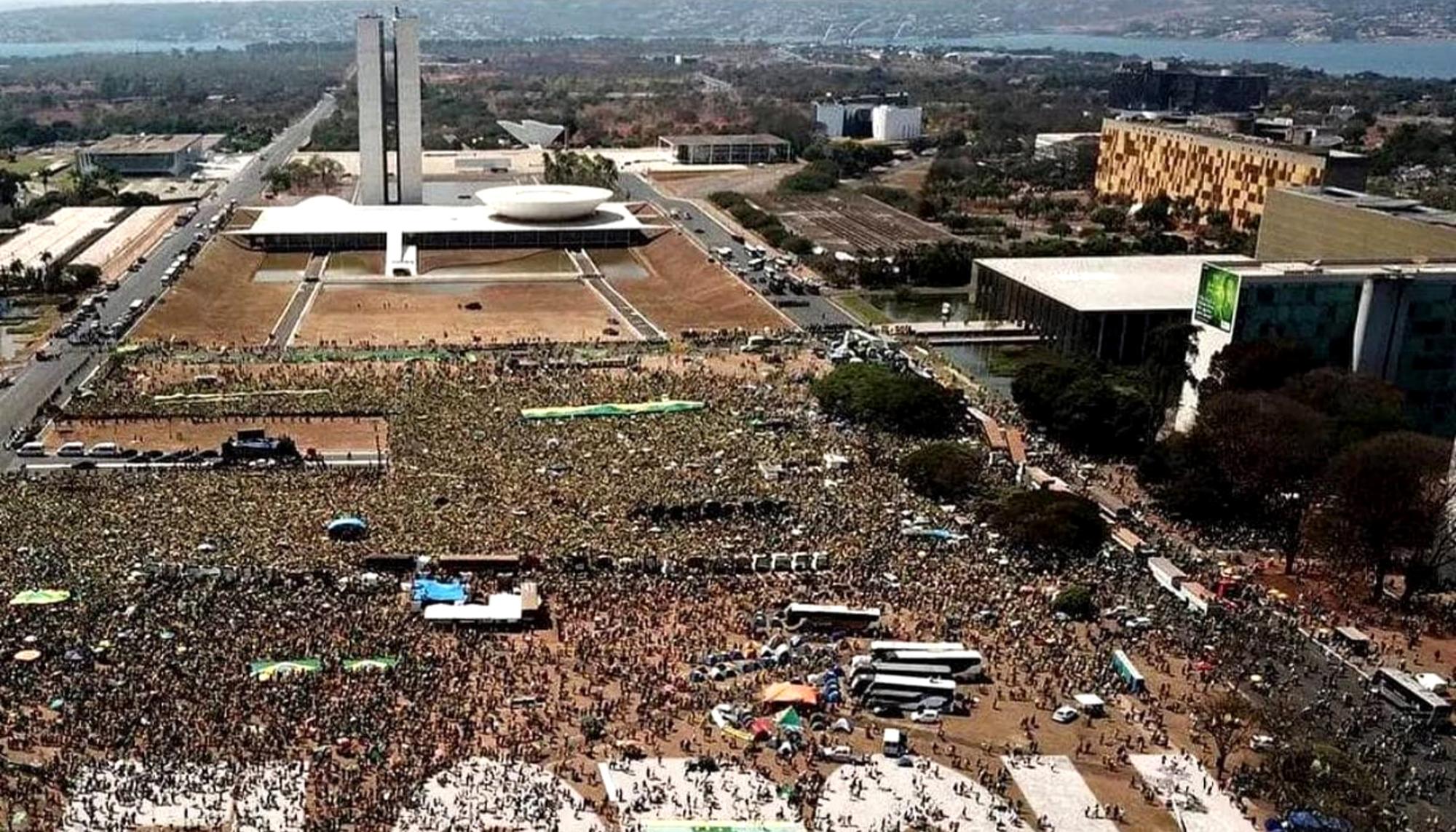 Protesta indígena en Brasilia contra las políticas genocidas del presidente Jair Bolsonaro.