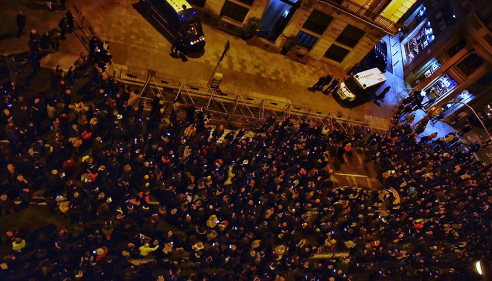 Concentración en Barcelona por detenciones de Girona por el aniversario del 1 de octubre