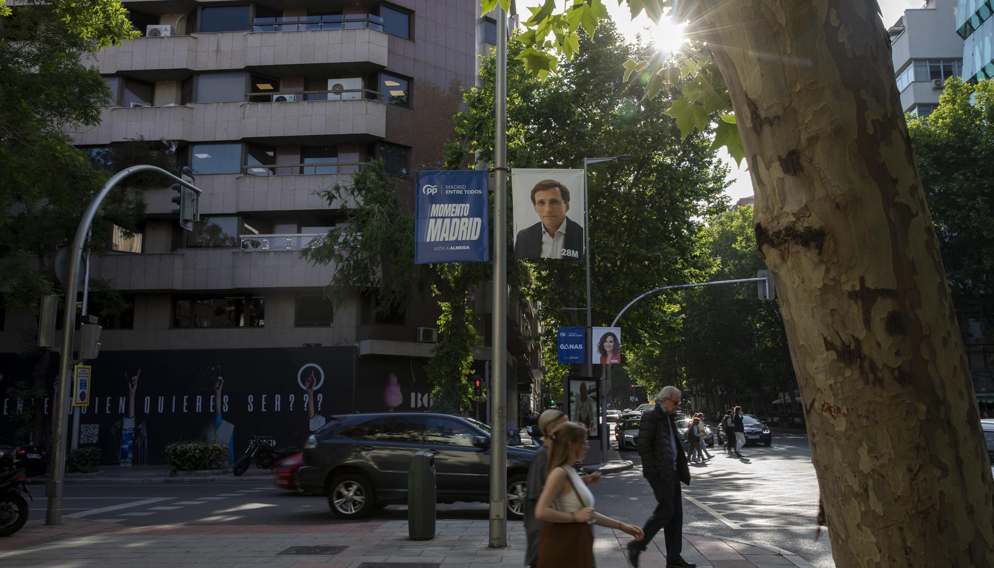 Carteles electorales PP PSOE Castellana - 1