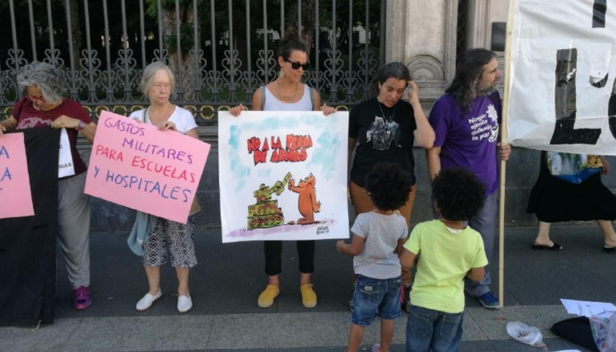 Protesta contra FEINDEF