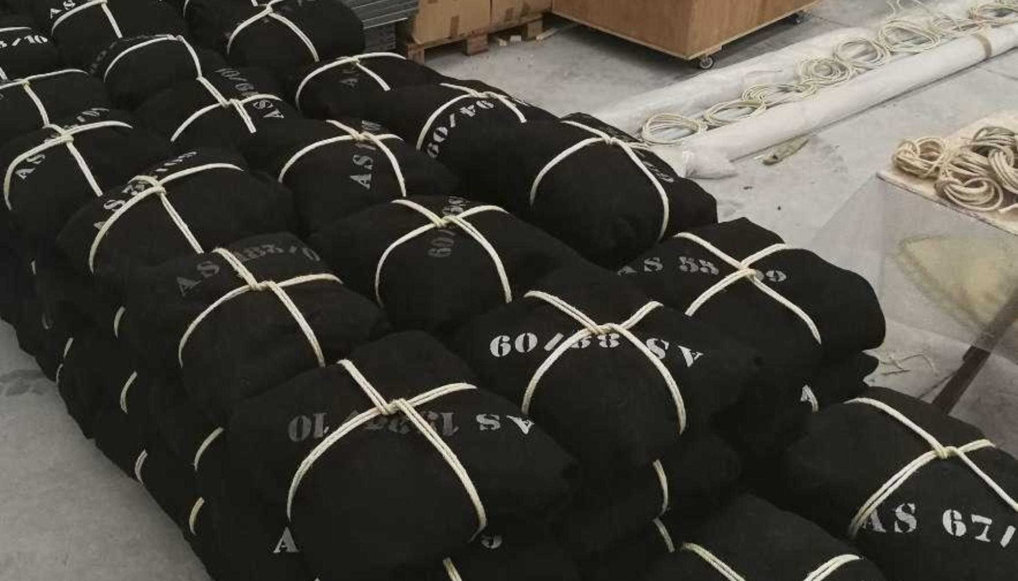 Fardos atados con cuerda