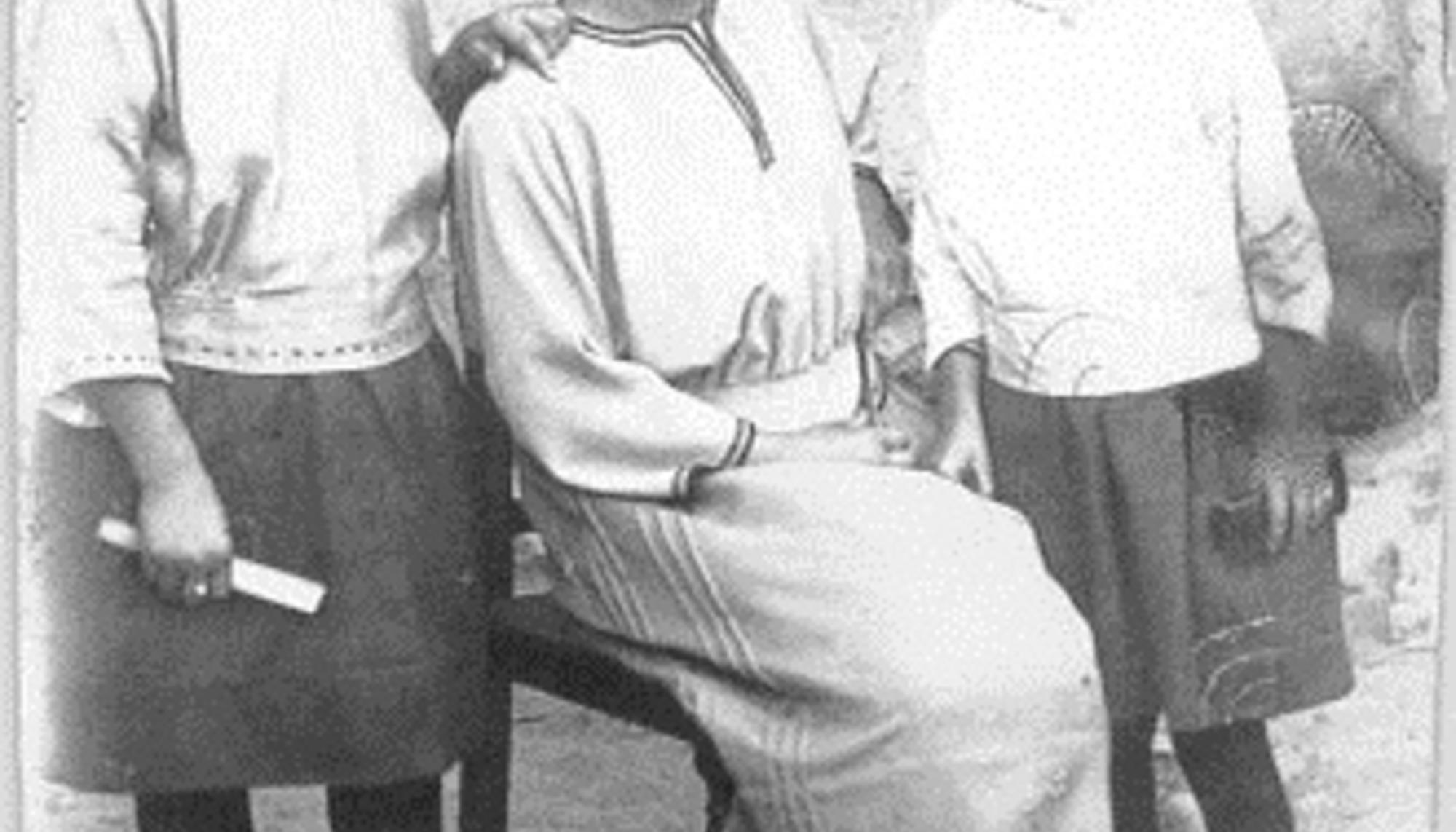 Julia Cifuentes (primera de la izquierda) y sus hermanas