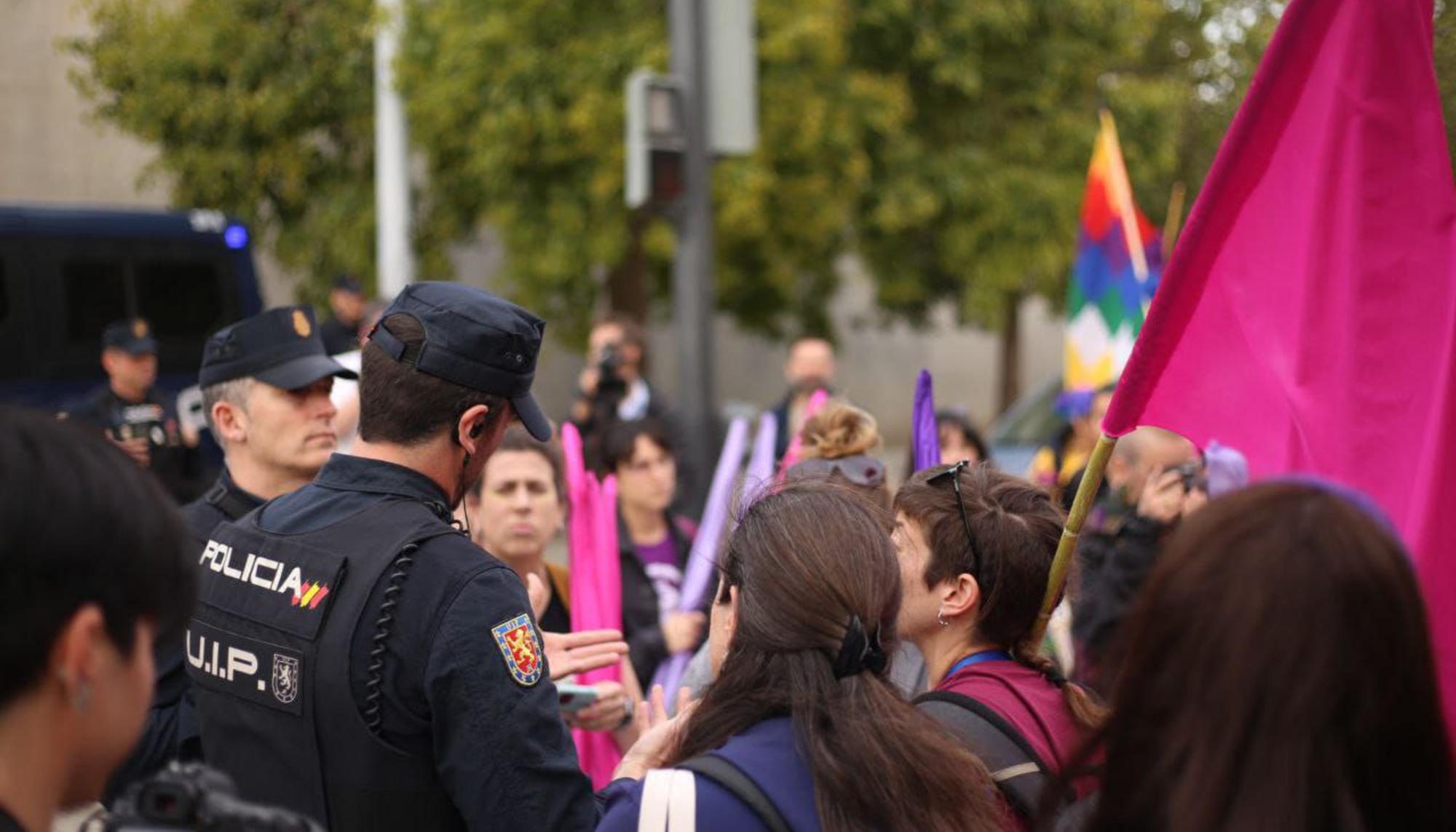 La Policía identifica a una activista feminista en Valencia