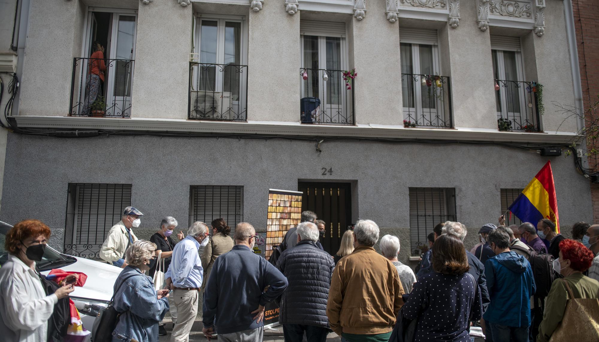 Nuestros vecinos deportados a los campos de exterminio. “Una piedra, un nombre. Una persona”. - 16