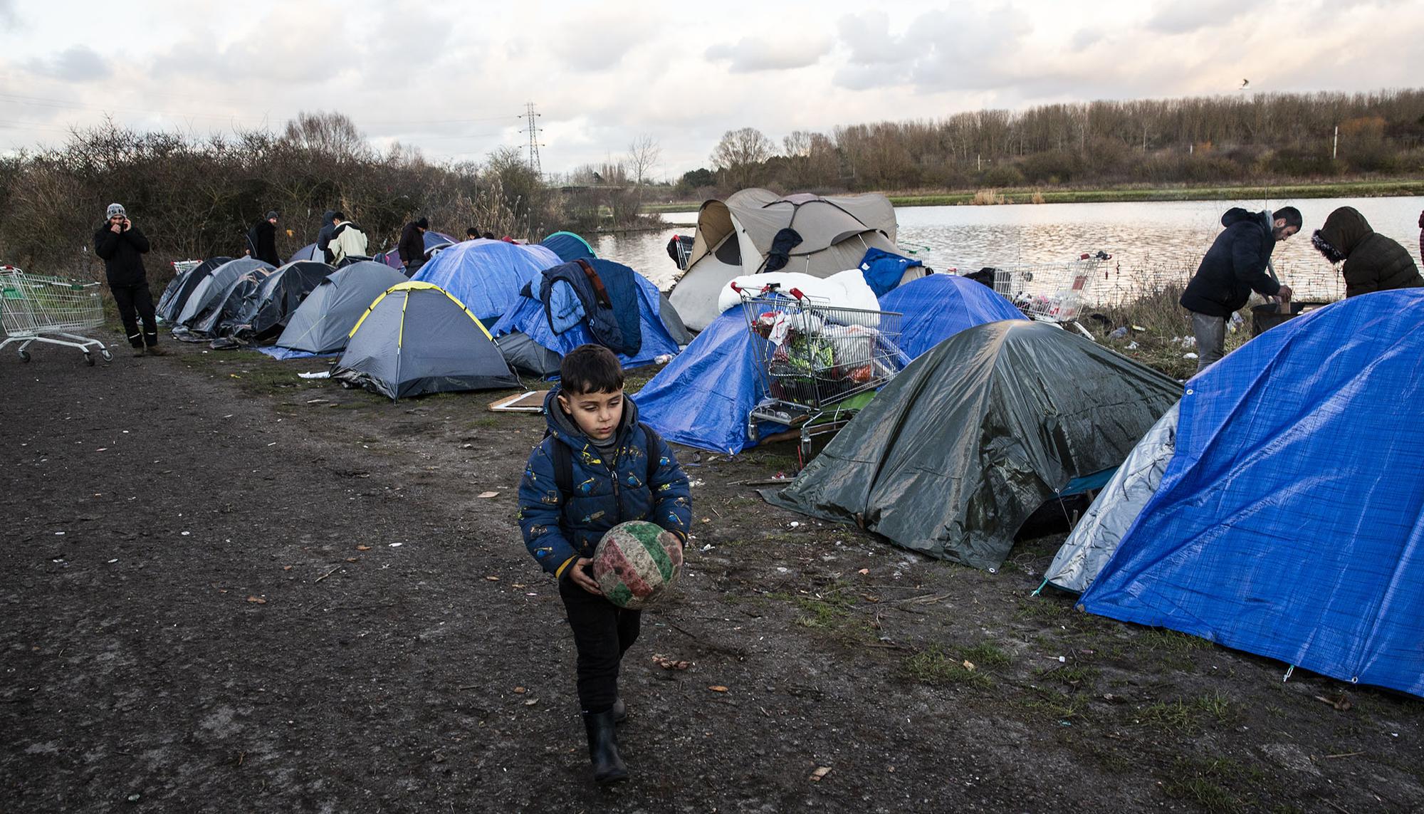 calais campamento grande synthe