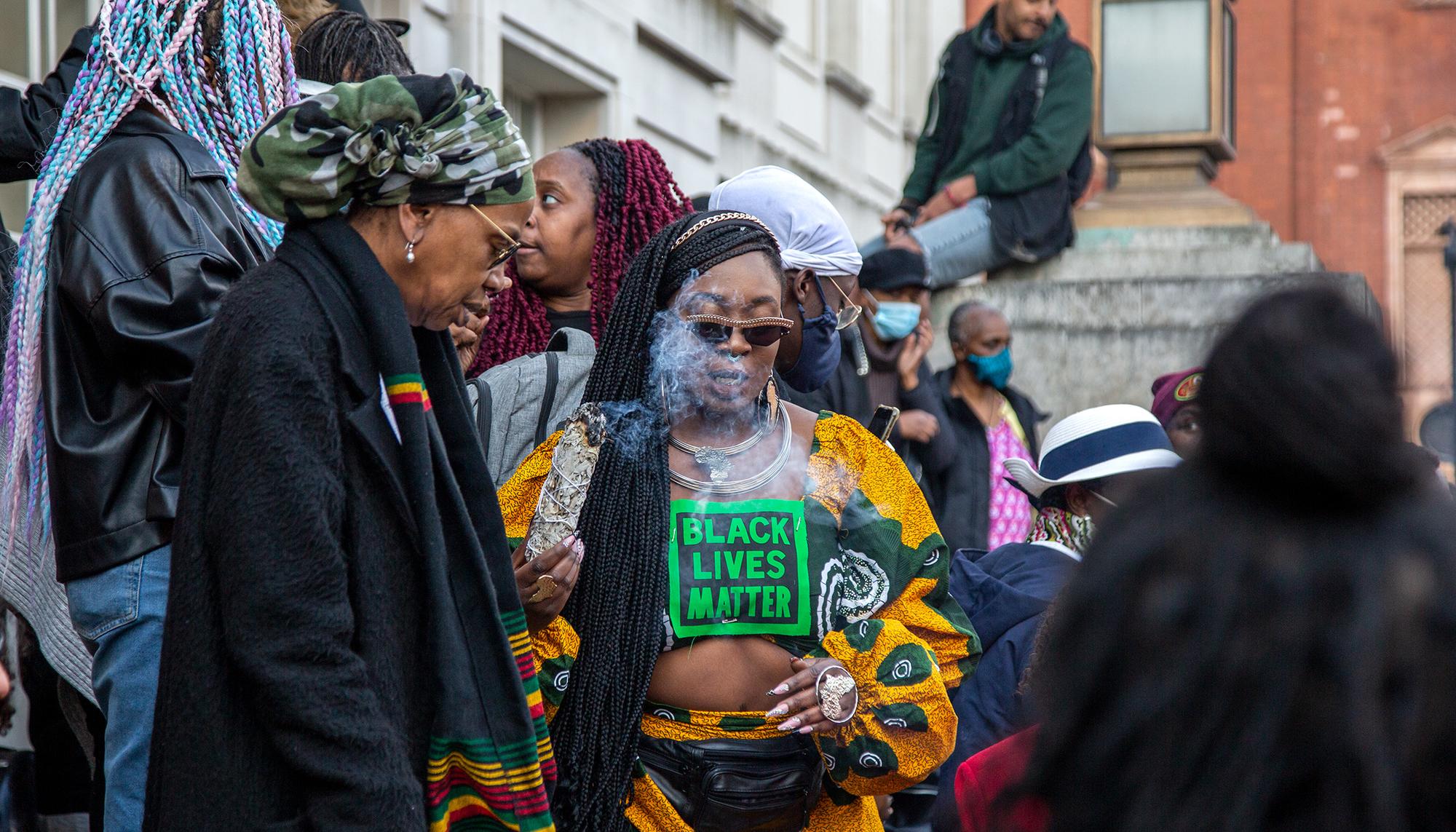 Protesta BlackLivesMatter por agresion policial a niña 08