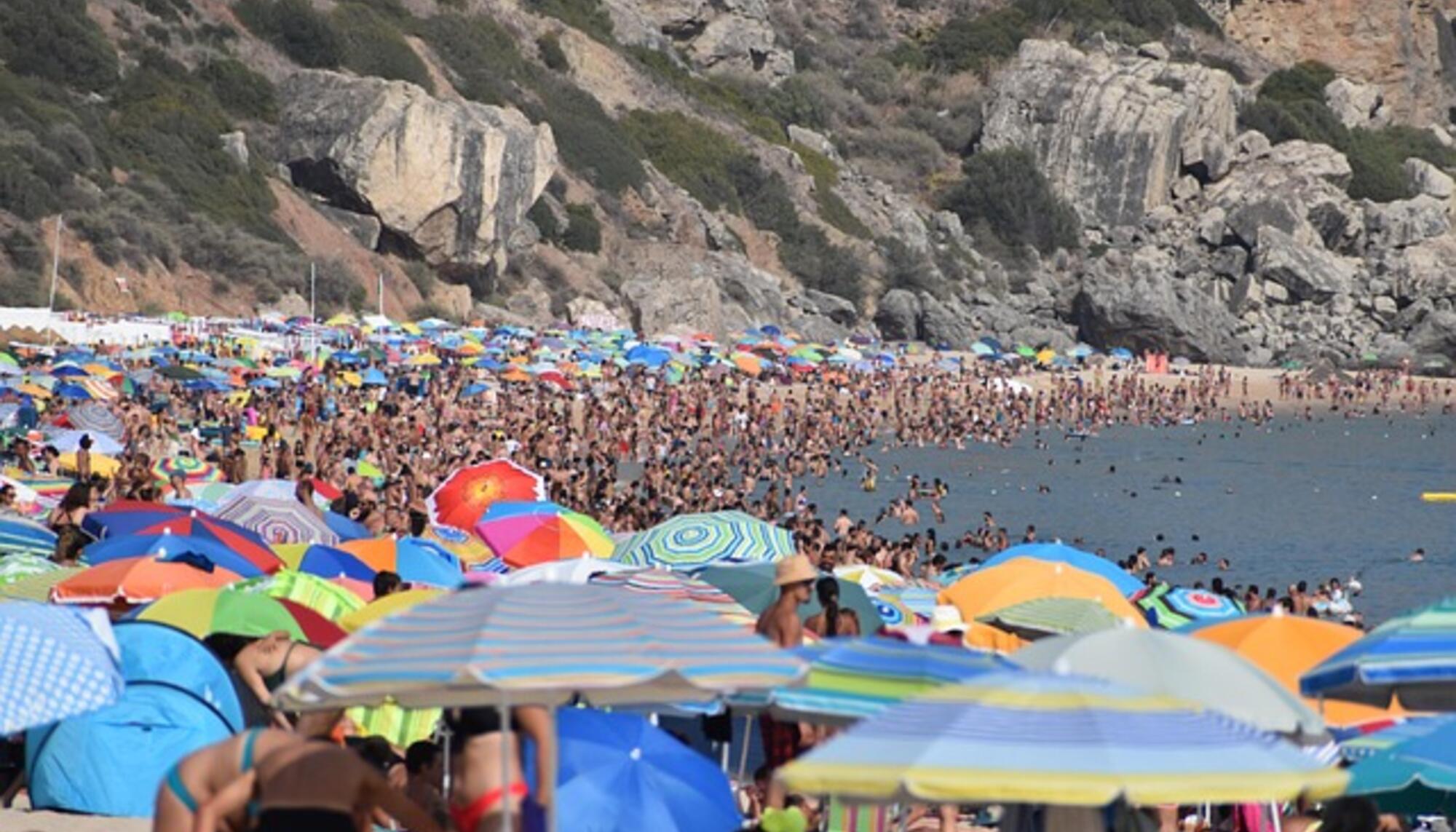 Playa atestada