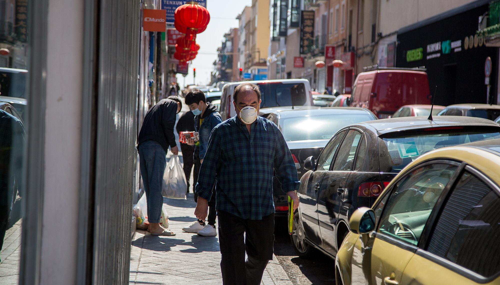 Coronavirus y mascaras en Usera Madrid 16