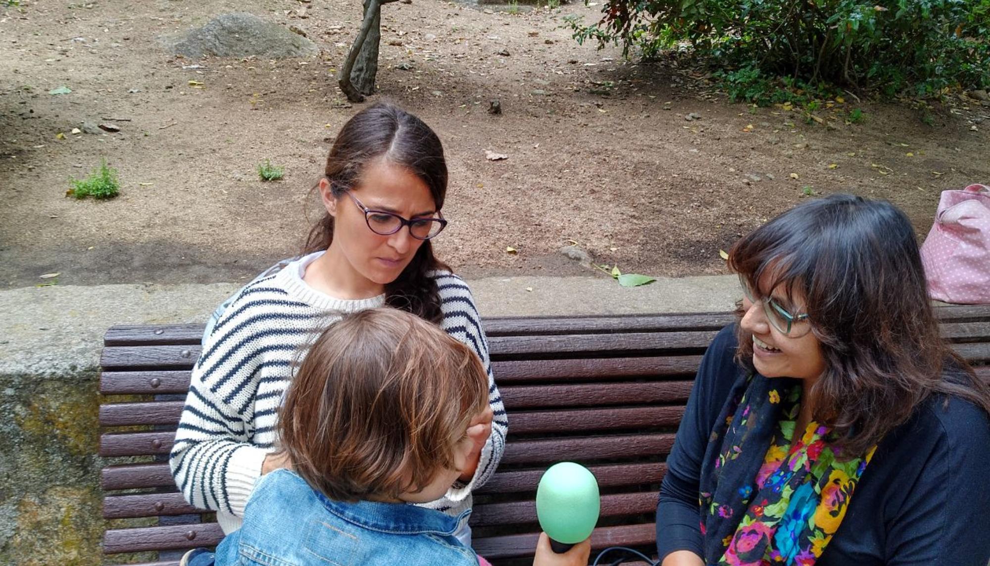 Inma P.nitas y su hija durante la entrevista