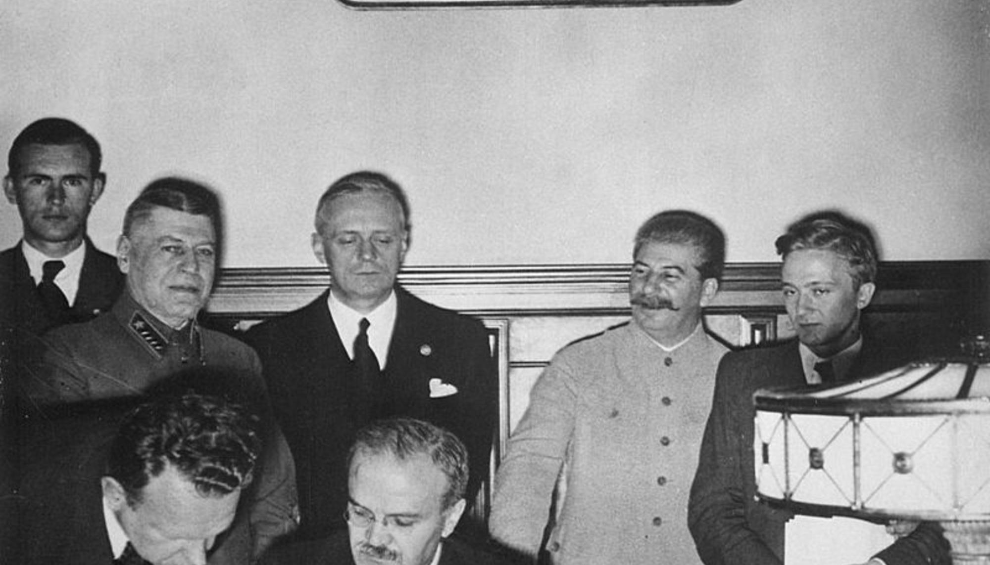 Pacto Molotov-Ribbentrop